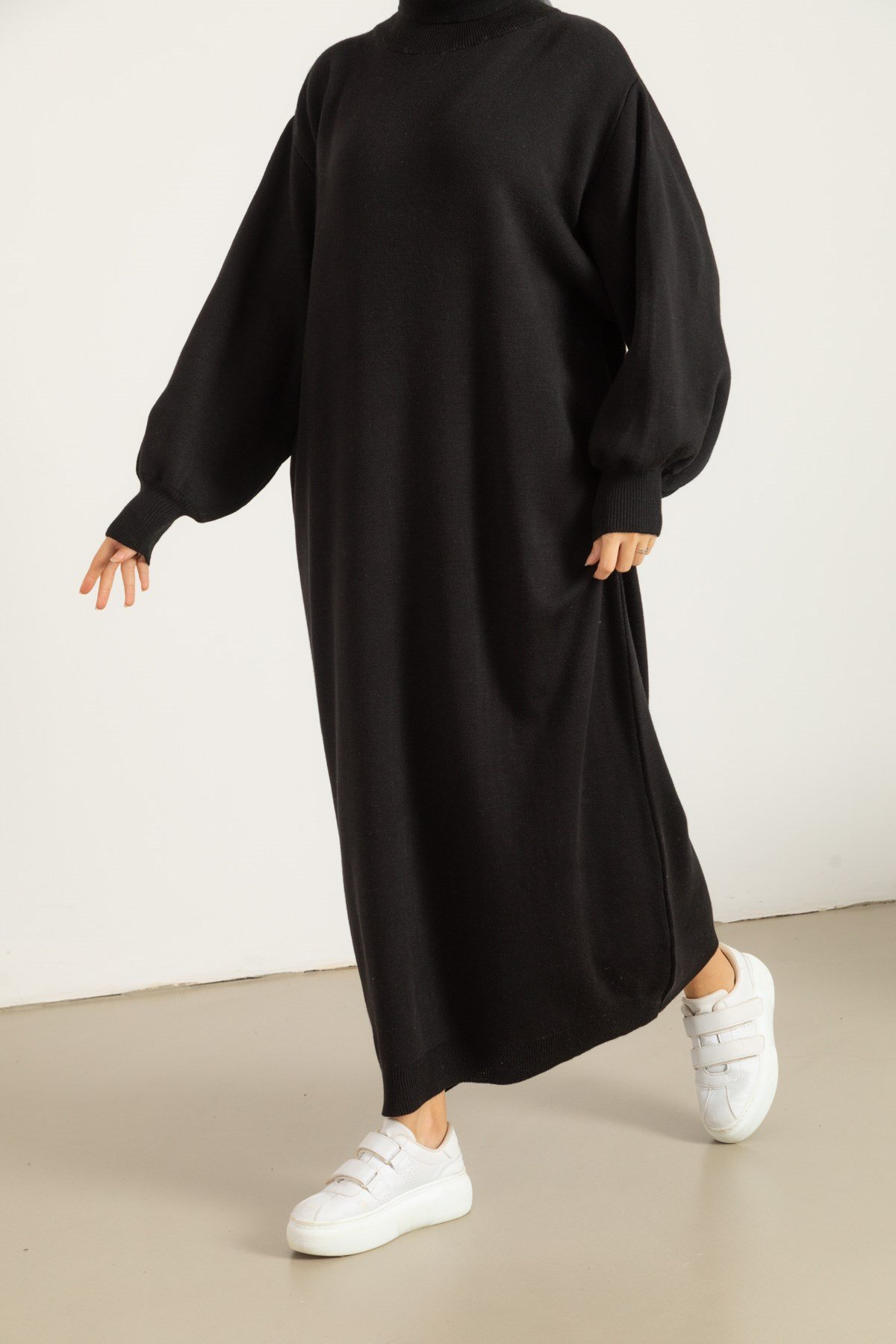 Oversize Boğazlı Siyah Triko Elbise