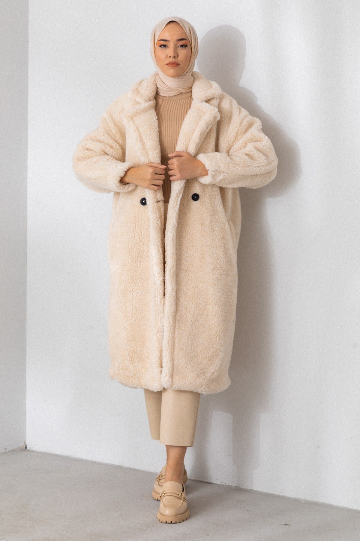 Oversize Çift Düğmeli Ekru Peluş Kaban