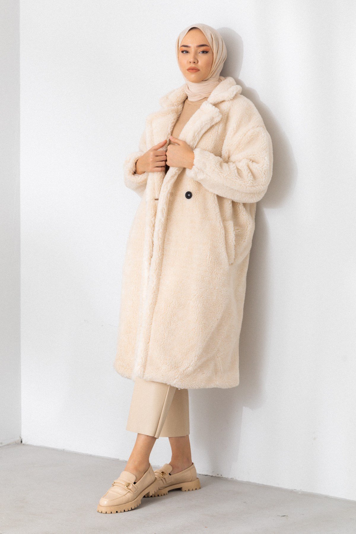 Oversize Çift Düğmeli Ekru Peluş Kaban