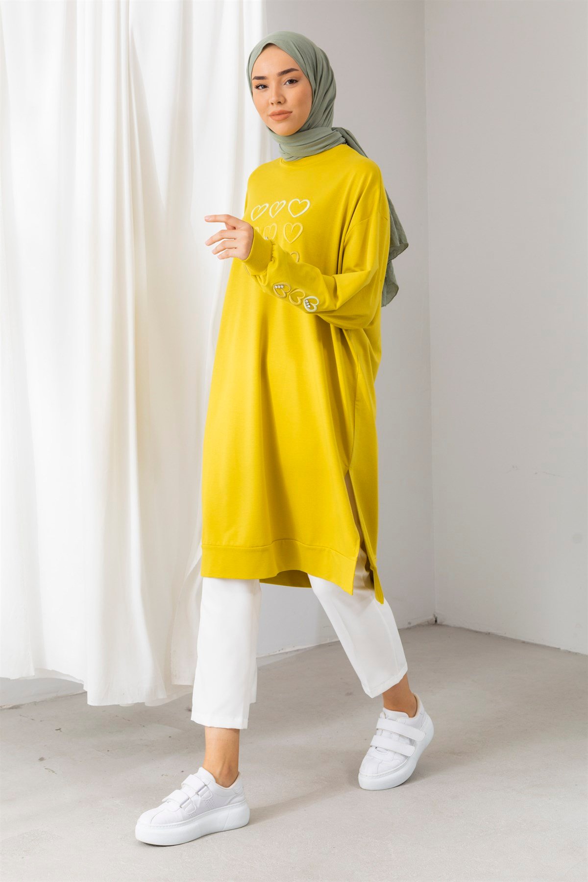 Oversize Kalp Nakışlı Yağ Yeşili Tunik