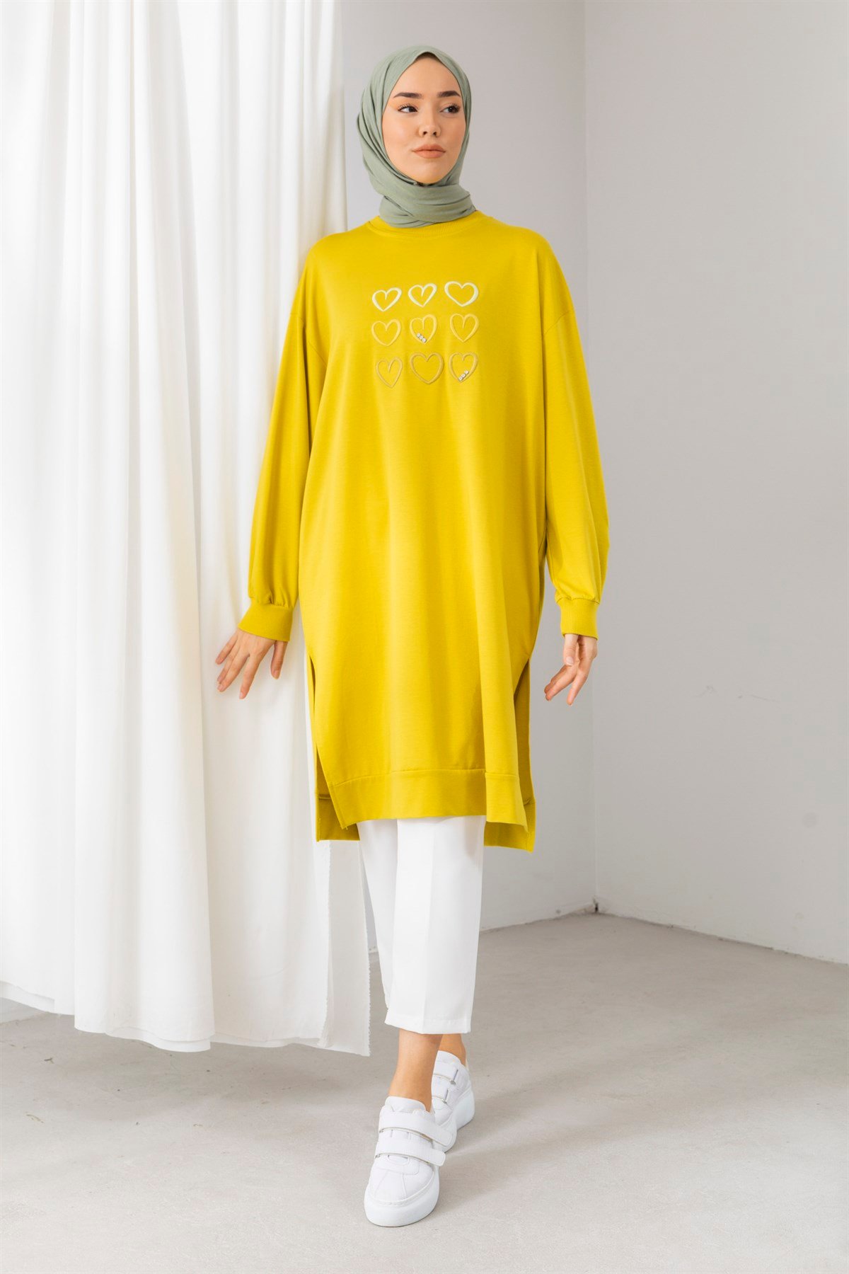Oversize Kalp Nakışlı Yağ Yeşili Tunik