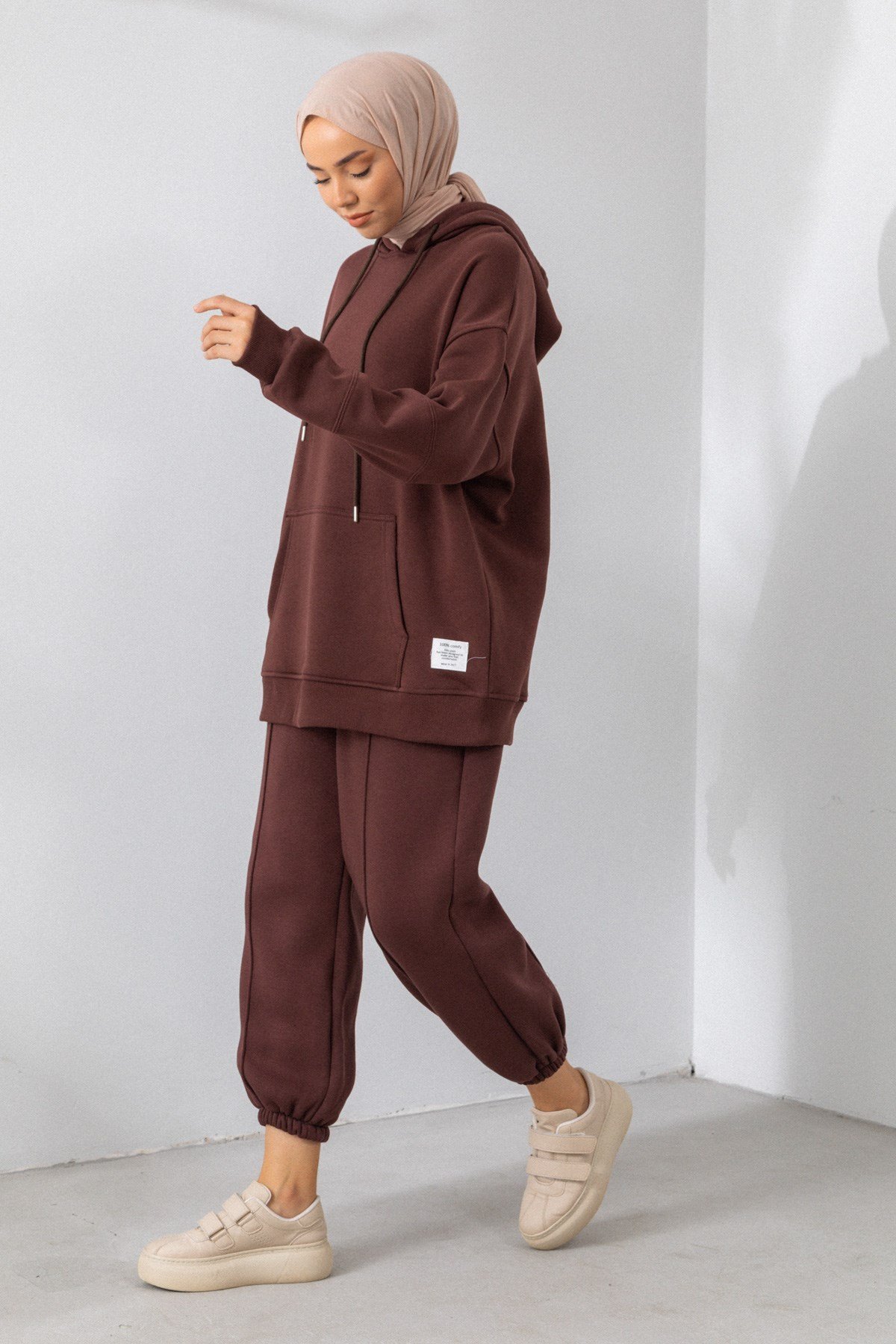Oversize Kapşonlu Kanguru Cepli Kahve Sweat
