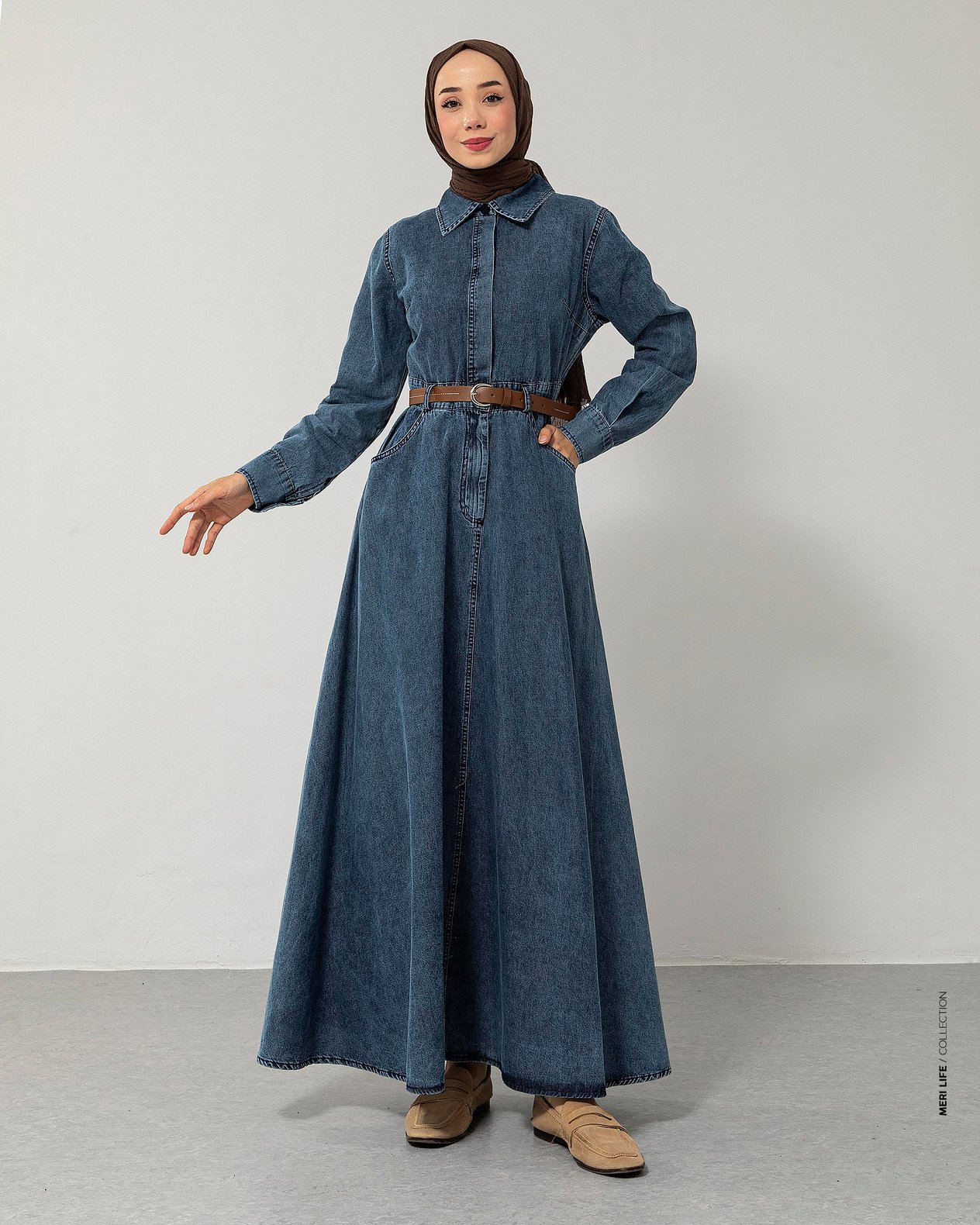 Yarım Düğmeli Kemerli Mavi Denim Elbise