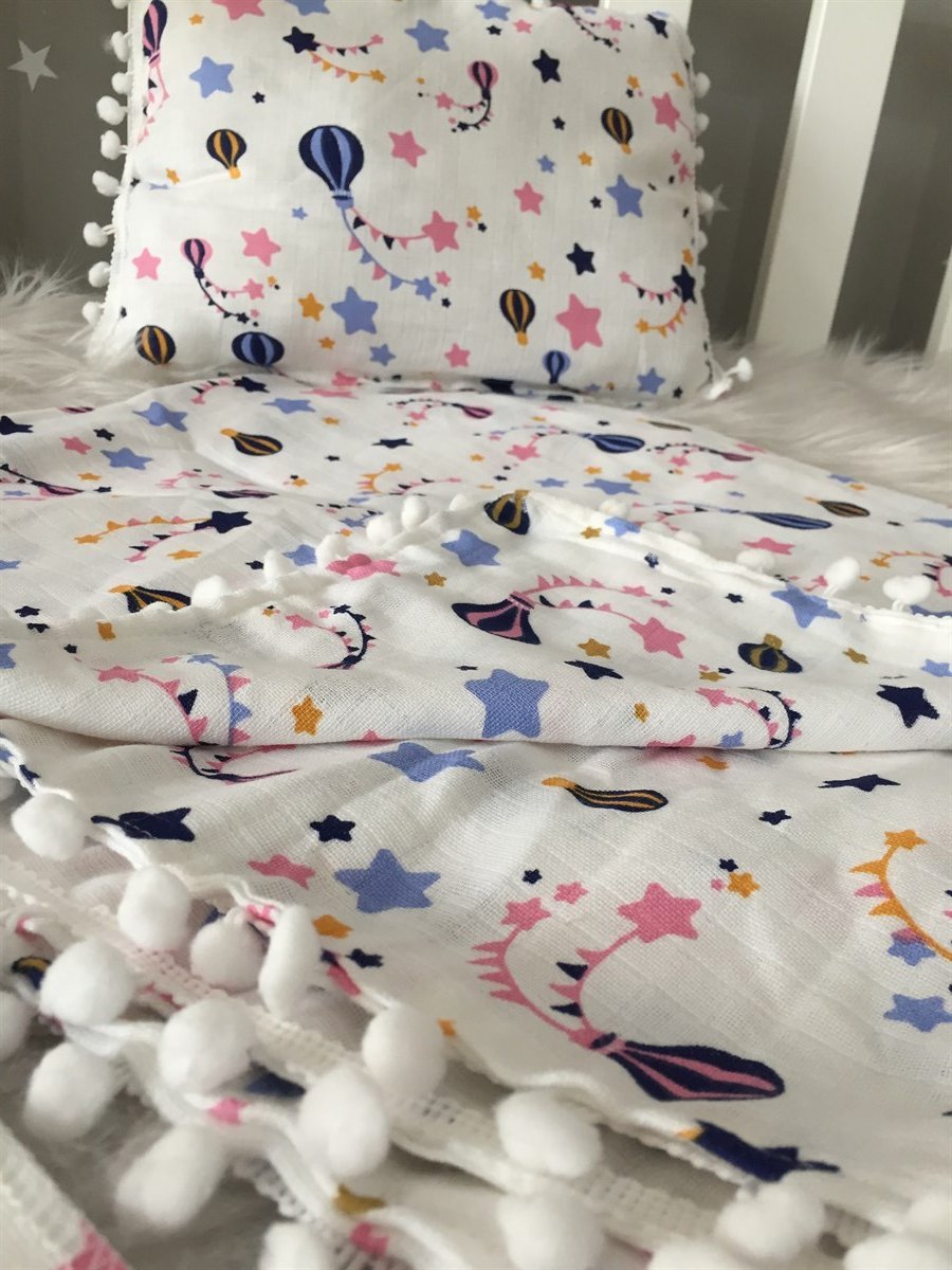 Jaju Baby Pembe Uçan Balon Desenli Müslin Battaniye Mendil ve Yastık 6 Parça Set