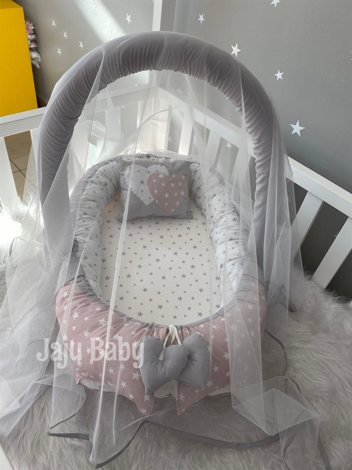Jaju Baby Pudra Yıldız Desenli Cibinlik ve Oyuncak Askılı Lüx Tasarım Babynest