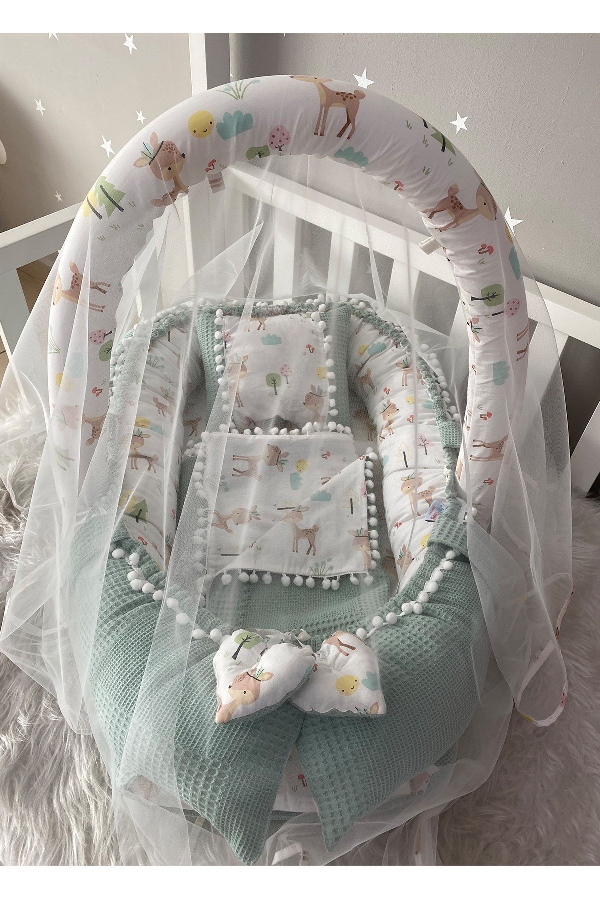 Jaju Baby Wafle Yeşil Pike Kumaş Poplin Kumaş Ponponlu Babynest ve Yorgan Oyuncak Aparat ve Tül Set