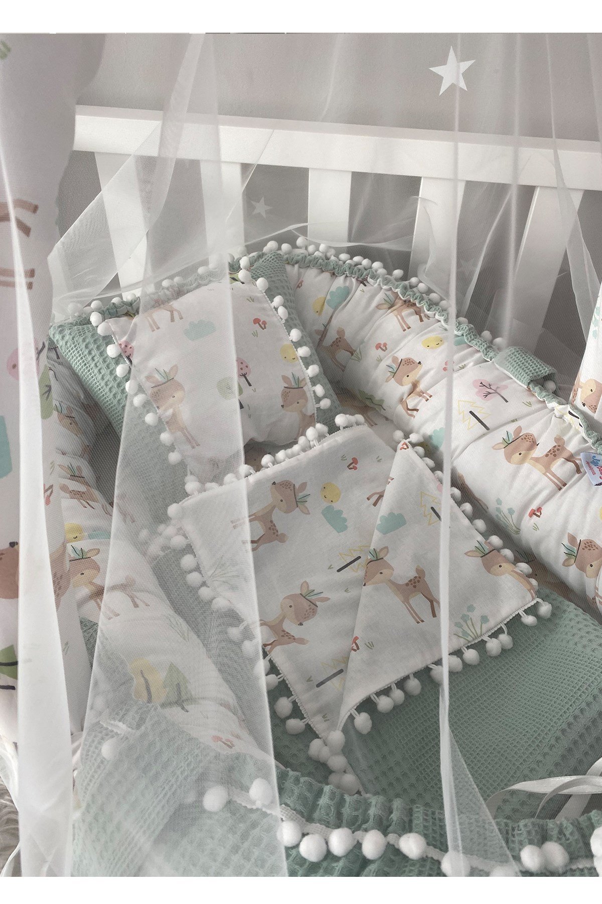 Jaju Baby Wafle Yeşil Pike Kumaş Poplin Kumaş Ponponlu Babynest ve Yorgan Oyuncak Aparat ve Tül Set