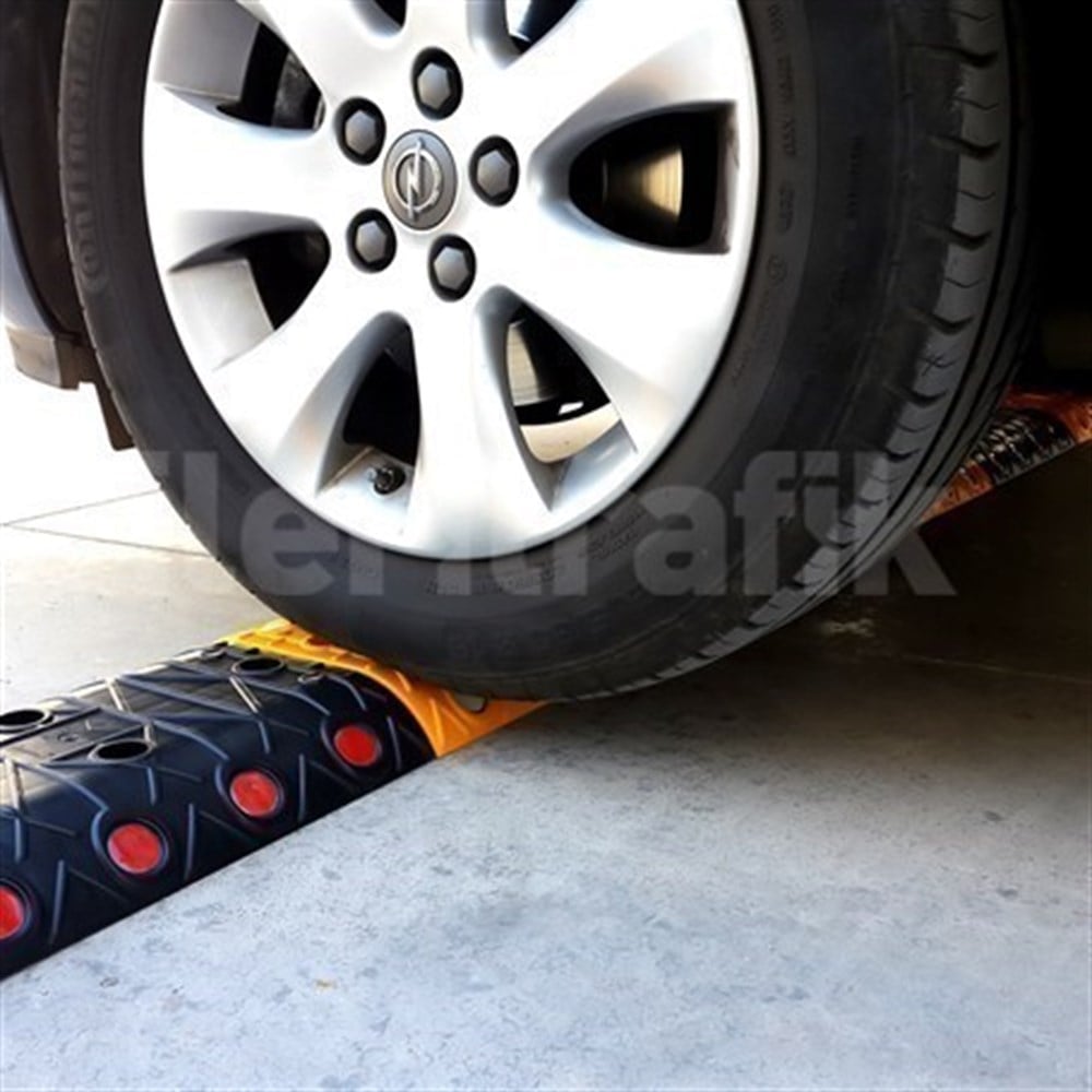 Klasik Hız Kesici Set Kapaklı Plastik, Yol Kasisi 3 metre