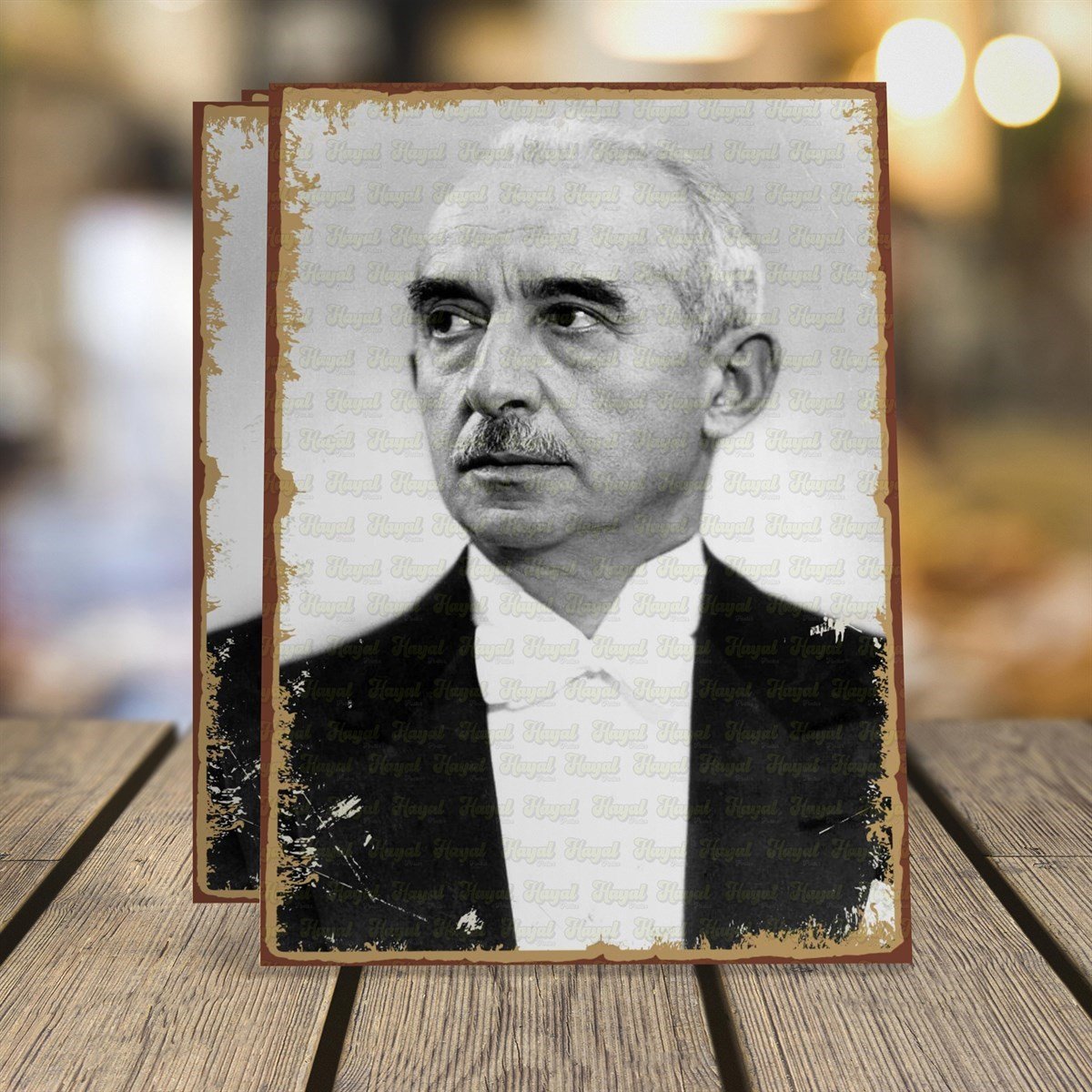 İsmet İnönü Ahşap Retro