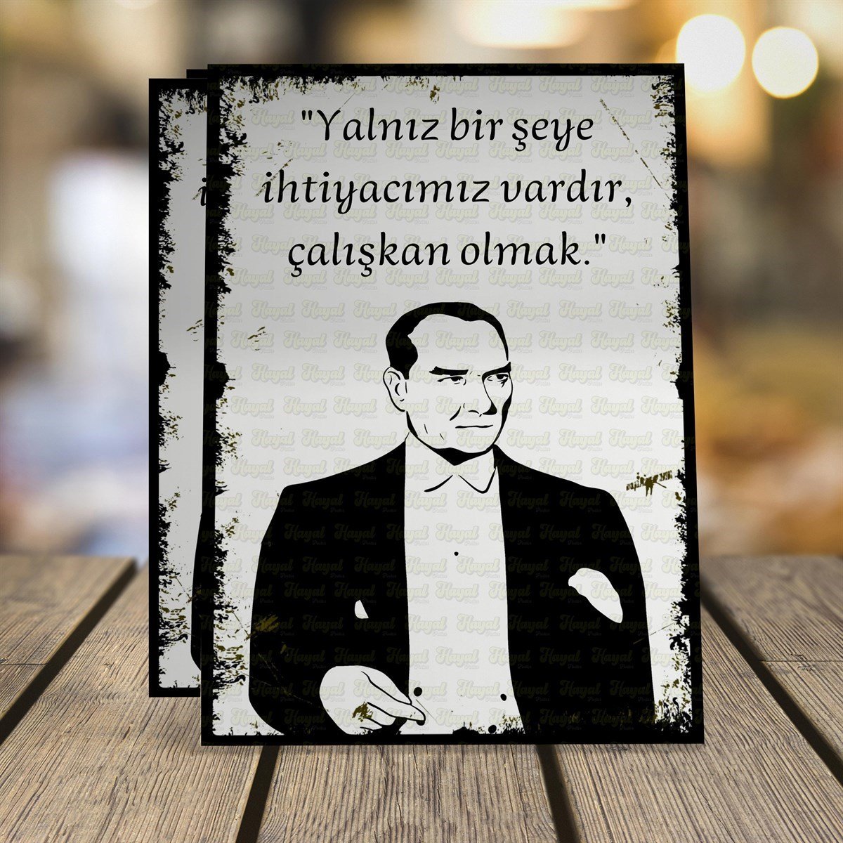 Yalnız Bir Şeye İhtiyacımız Vardır Ahşap Retro