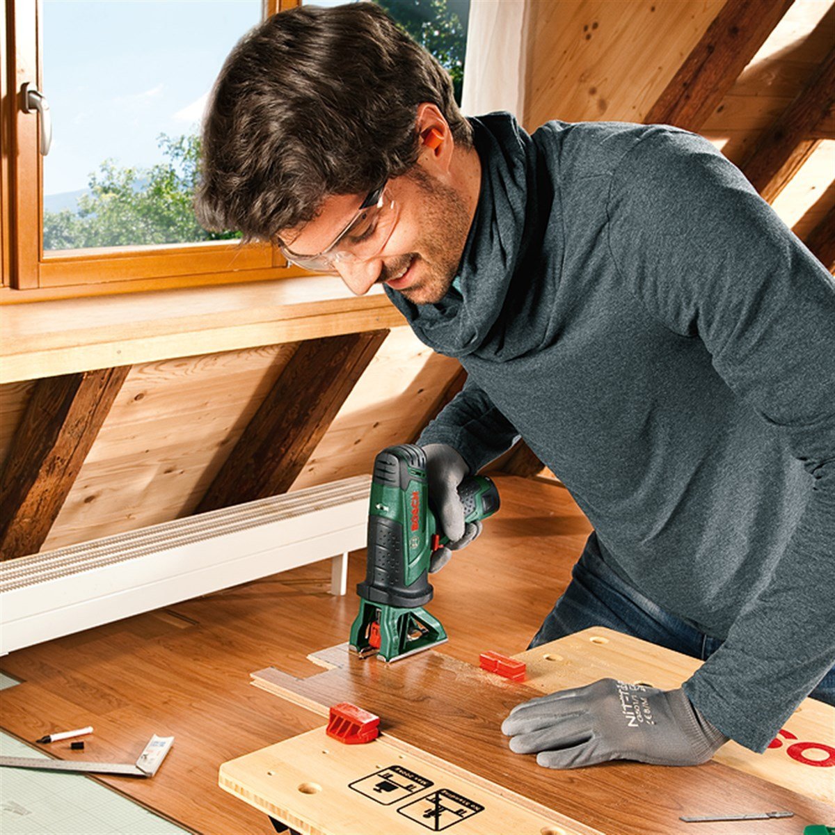 BOSCH EASYSAW 12 DEKUPAJ MAKİNESİ (2,5AH TEK AKÜ) - 06033B4004