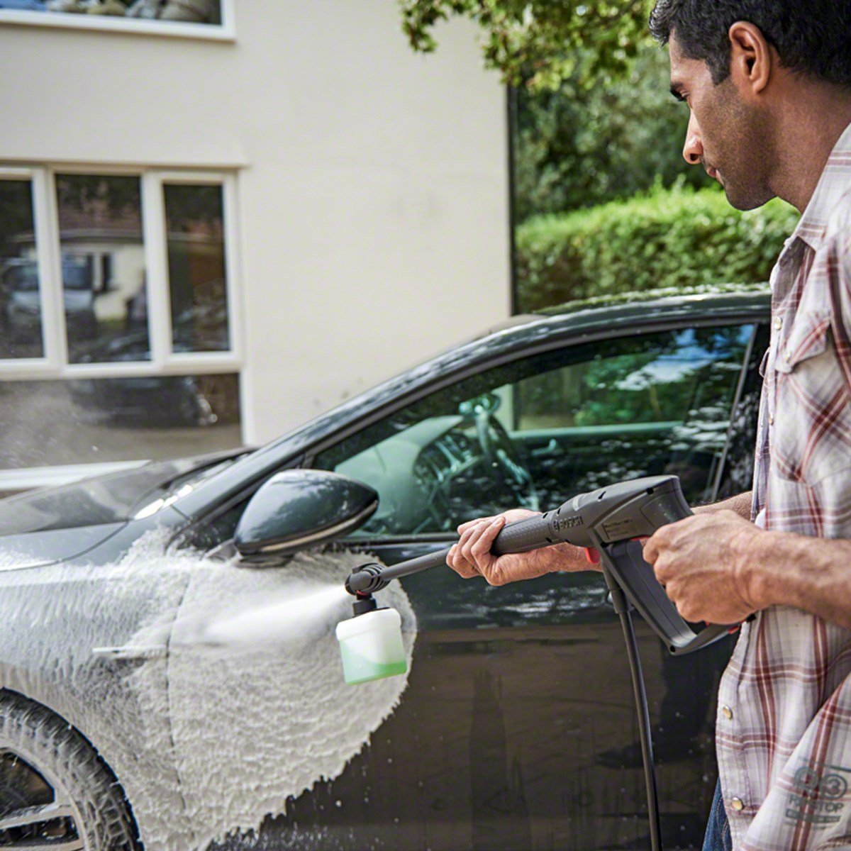 BOSCH Universal Aquatak 130 Basınçlı Yıkama