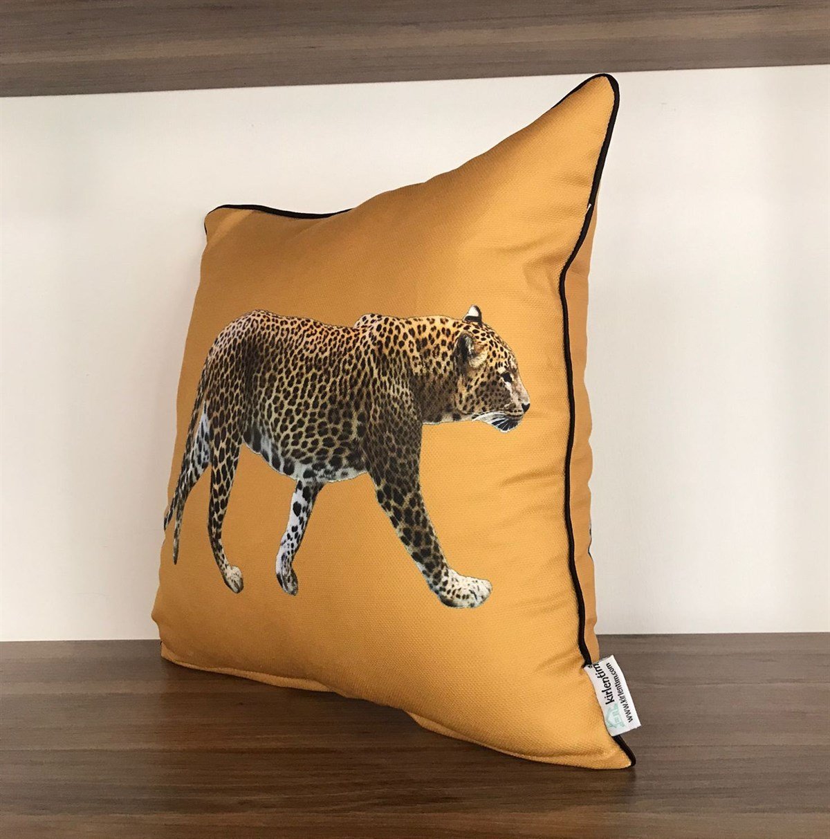 E812 HARDAL ZEMİN SİYAH BİYELİ LEOPAR