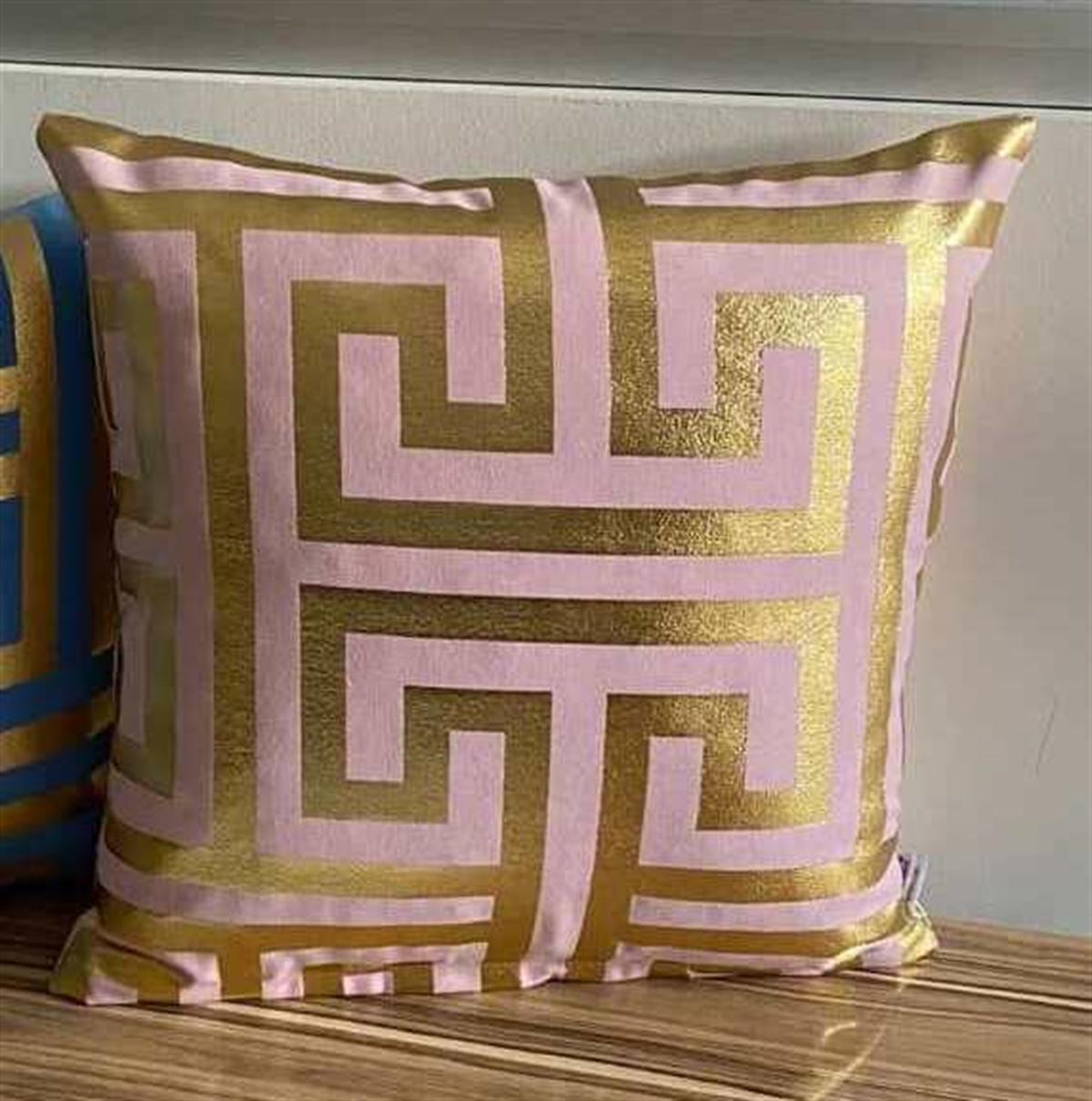 PEMBE ZEMİN LABİRENT DESEN ALTIN VARAK BASKILI