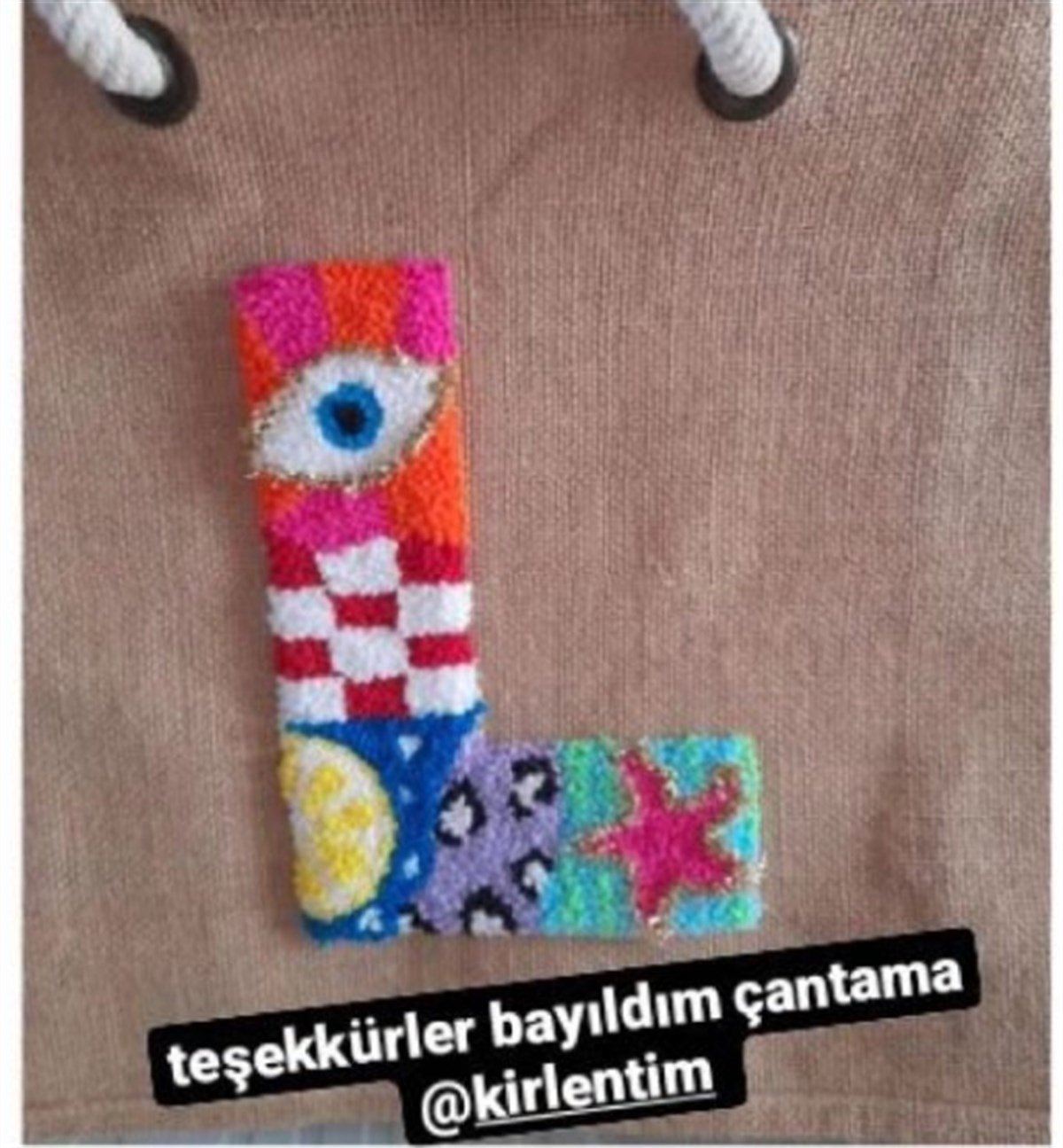 PUNCH İŞLEMELİ TEK HARFLİ PLAJ ÇANTASI