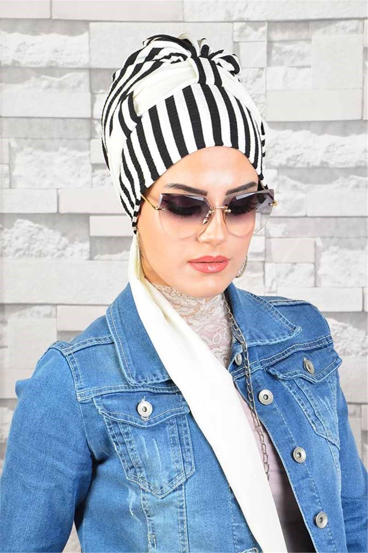 Beyaz Siyah Spor Pratik Fularlı Bone tb2048