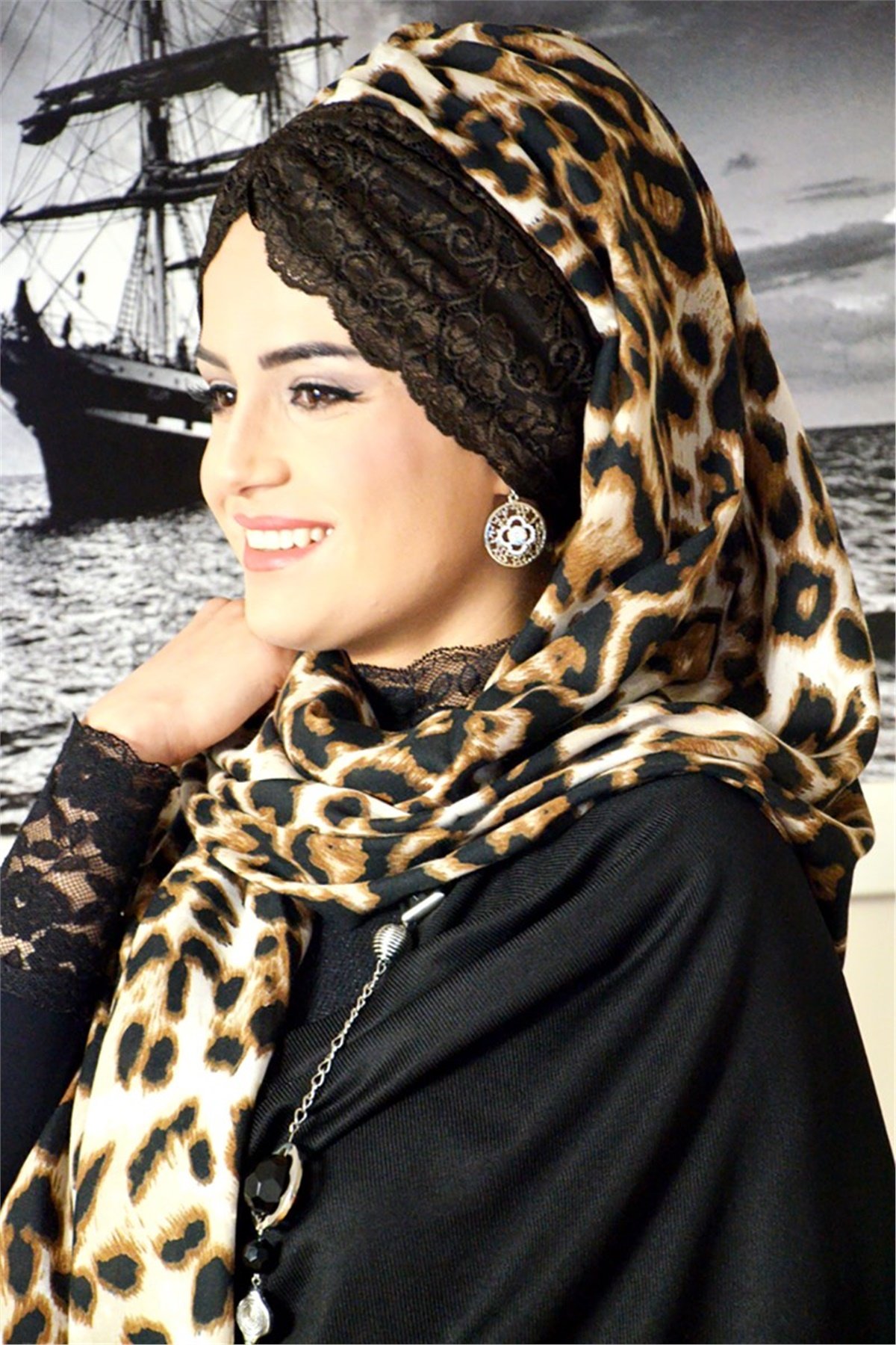Büzgülü Leoparlı Bandana Pratik Şal BND7007