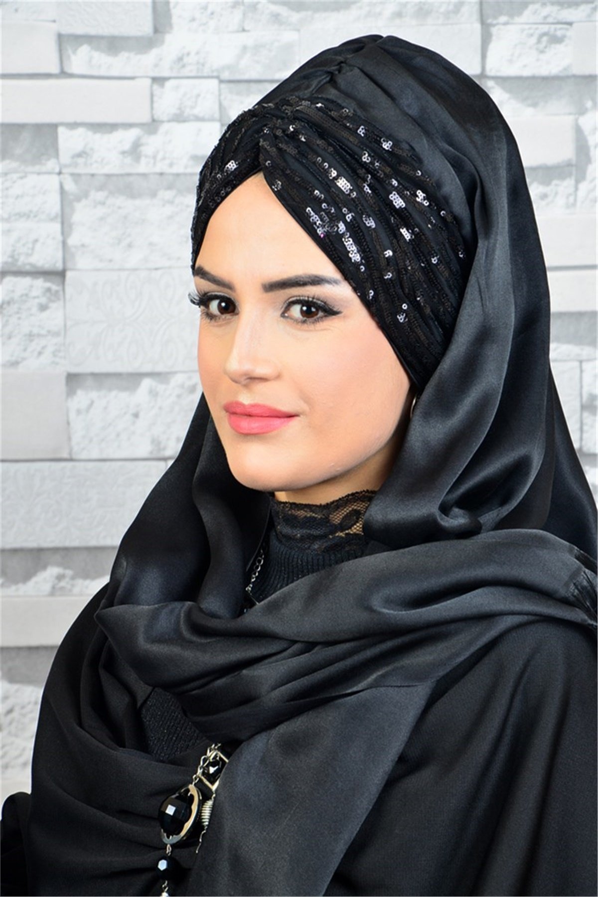 Büzgülü Siyah Bandana Pratik Şal BND6011