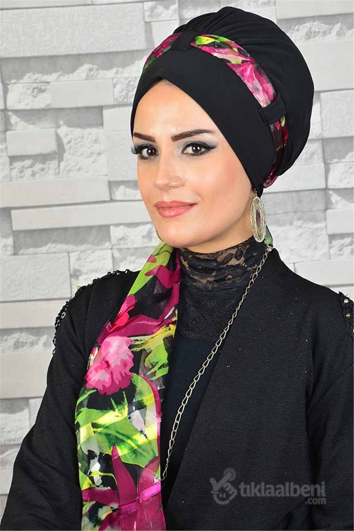 Hazır Fularlı Siyah Eşarp Pratik Bone tb2015