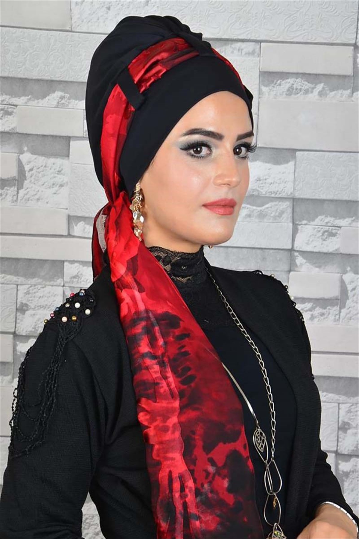 Kırmızı Siyah Desenli Bone Şal tb12064