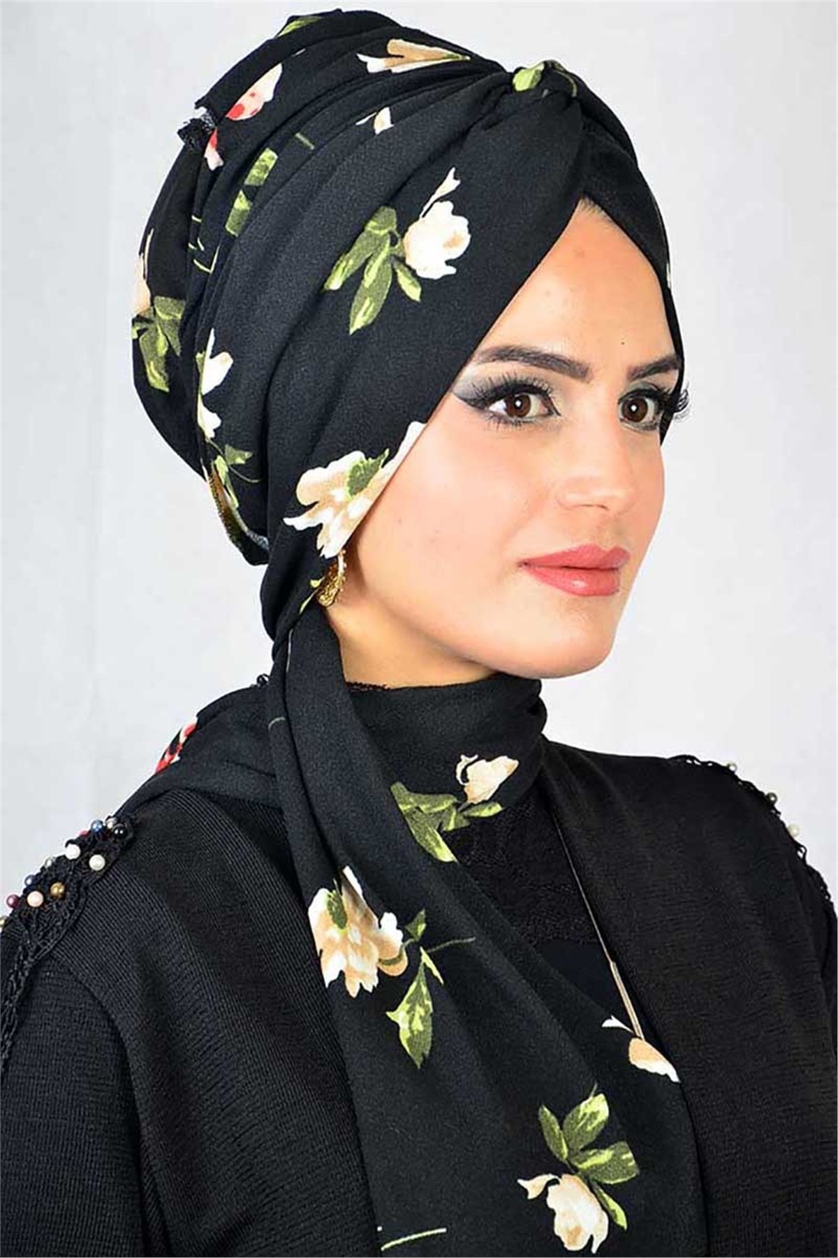 Siyah Çiçekli Zincir Bone Şal T13923