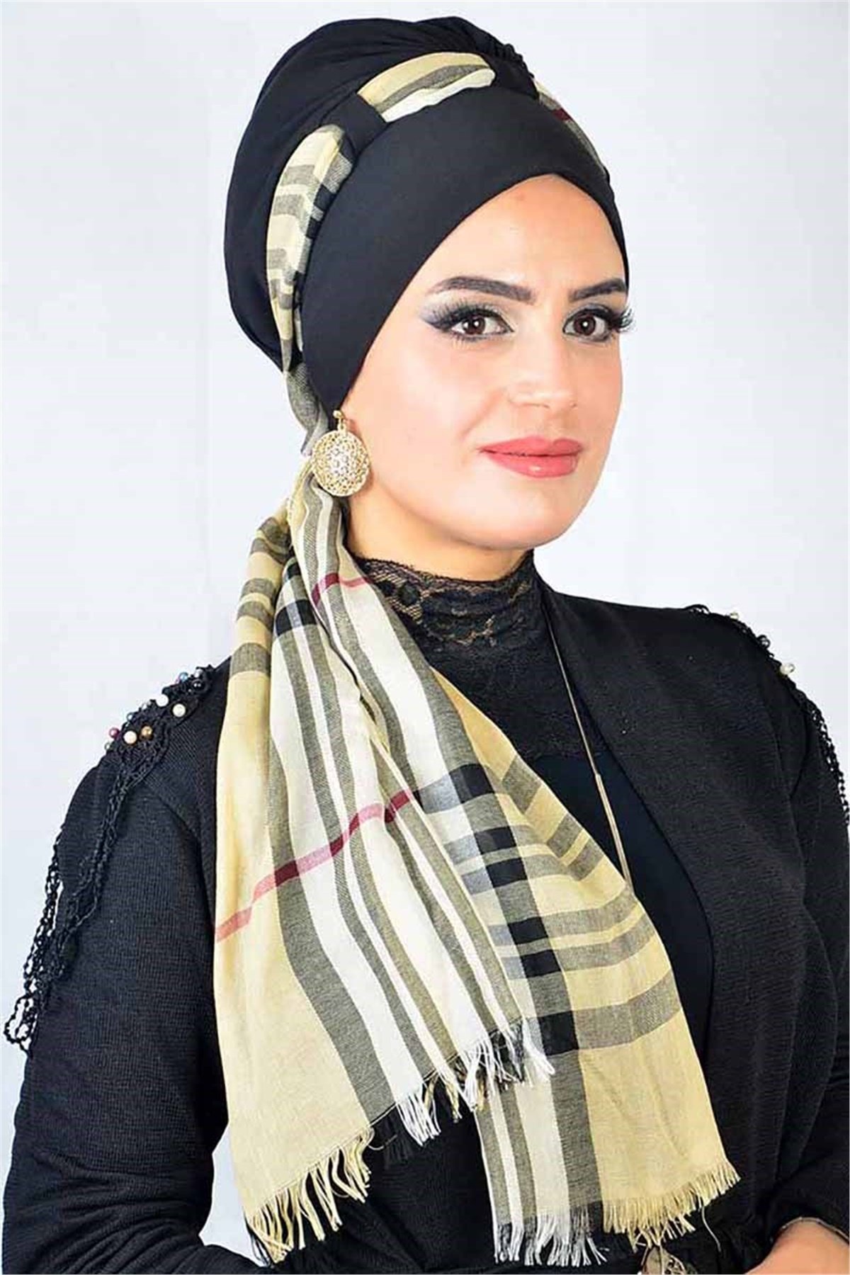 Tarz Ekose Desenli Bone Şal Siyah T13730