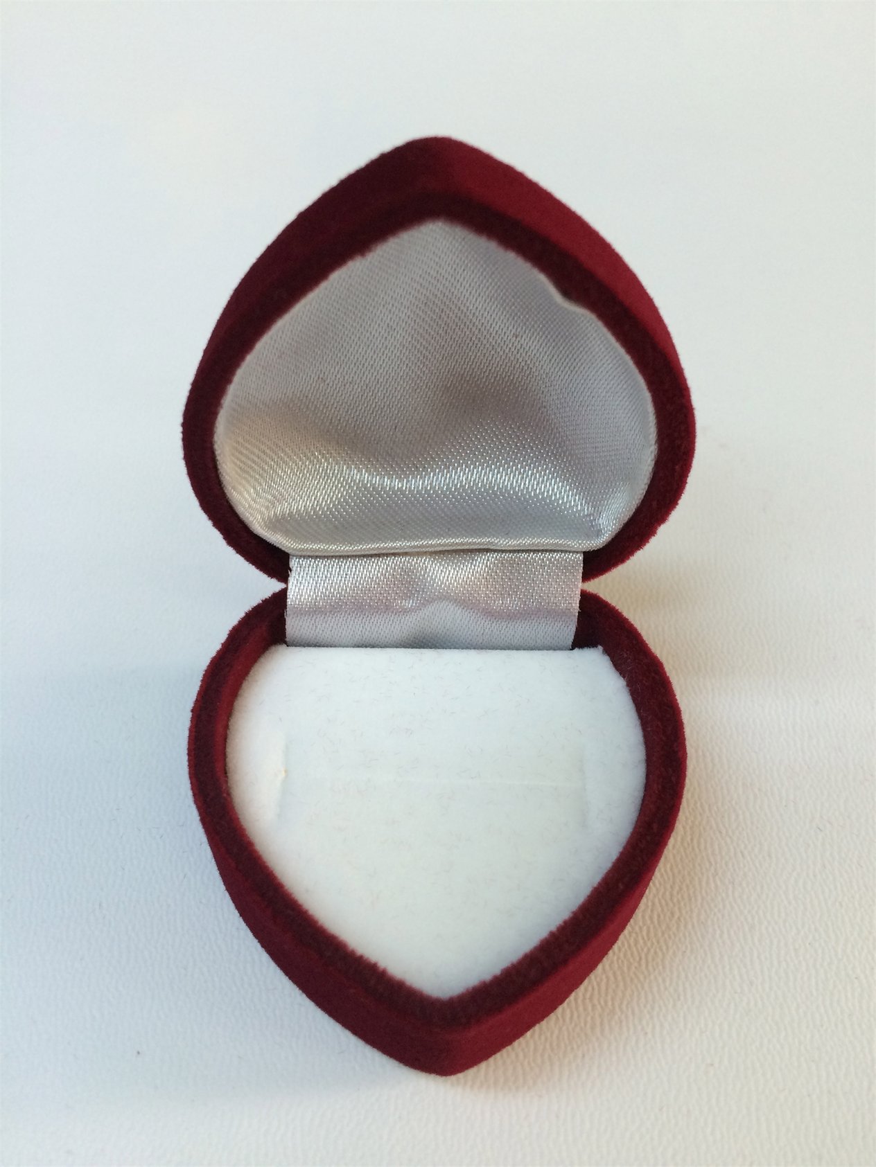 KADİFE İŞLEMELİ KALP YÜZÜK KUTUSU, VELVET JEWELRY RING BOX WITH HEART SHAPE 