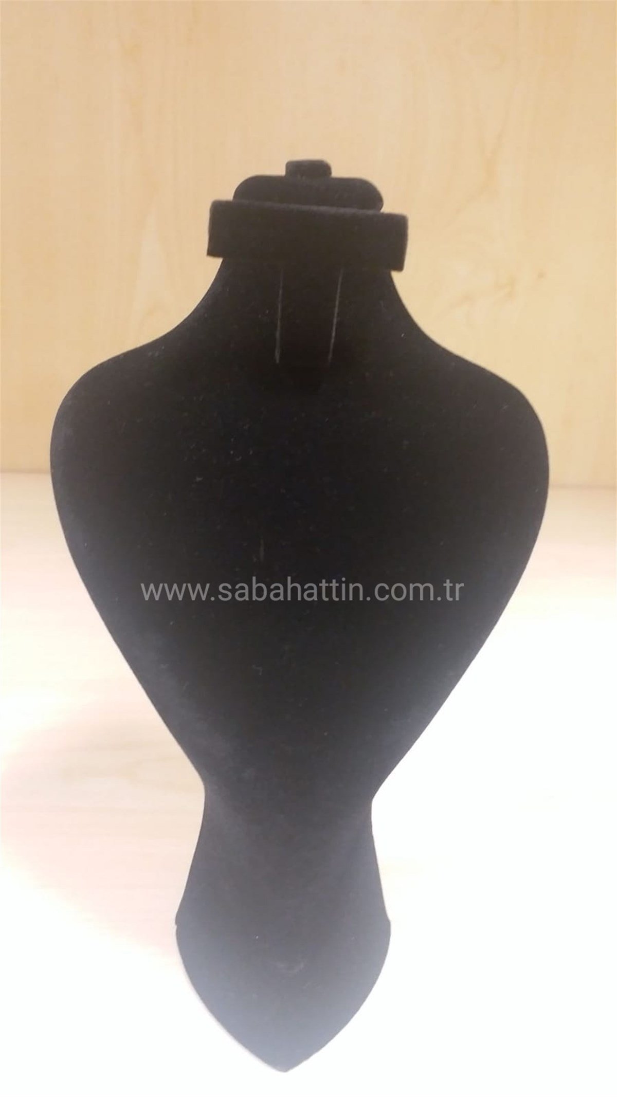 DERİ VE KADİFE SET  BOYUNLUK , LEATHER  AND VELVET  SET NECKLACE JEWELRY DISPLAYS