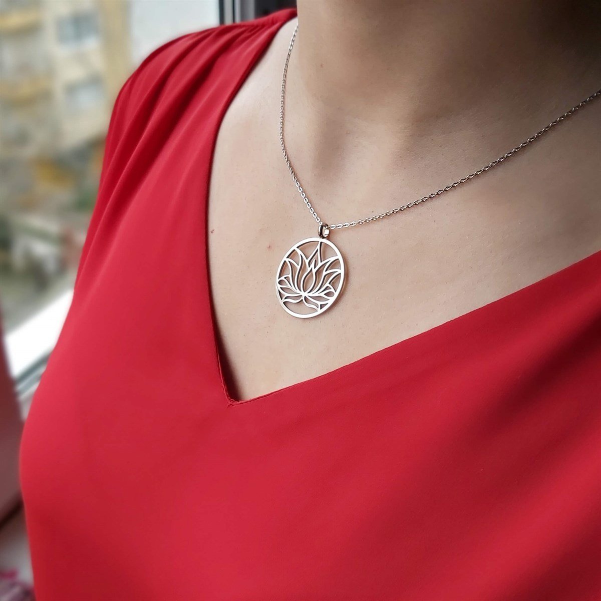 Lotus Çiçeği (Zincir hediyeli)