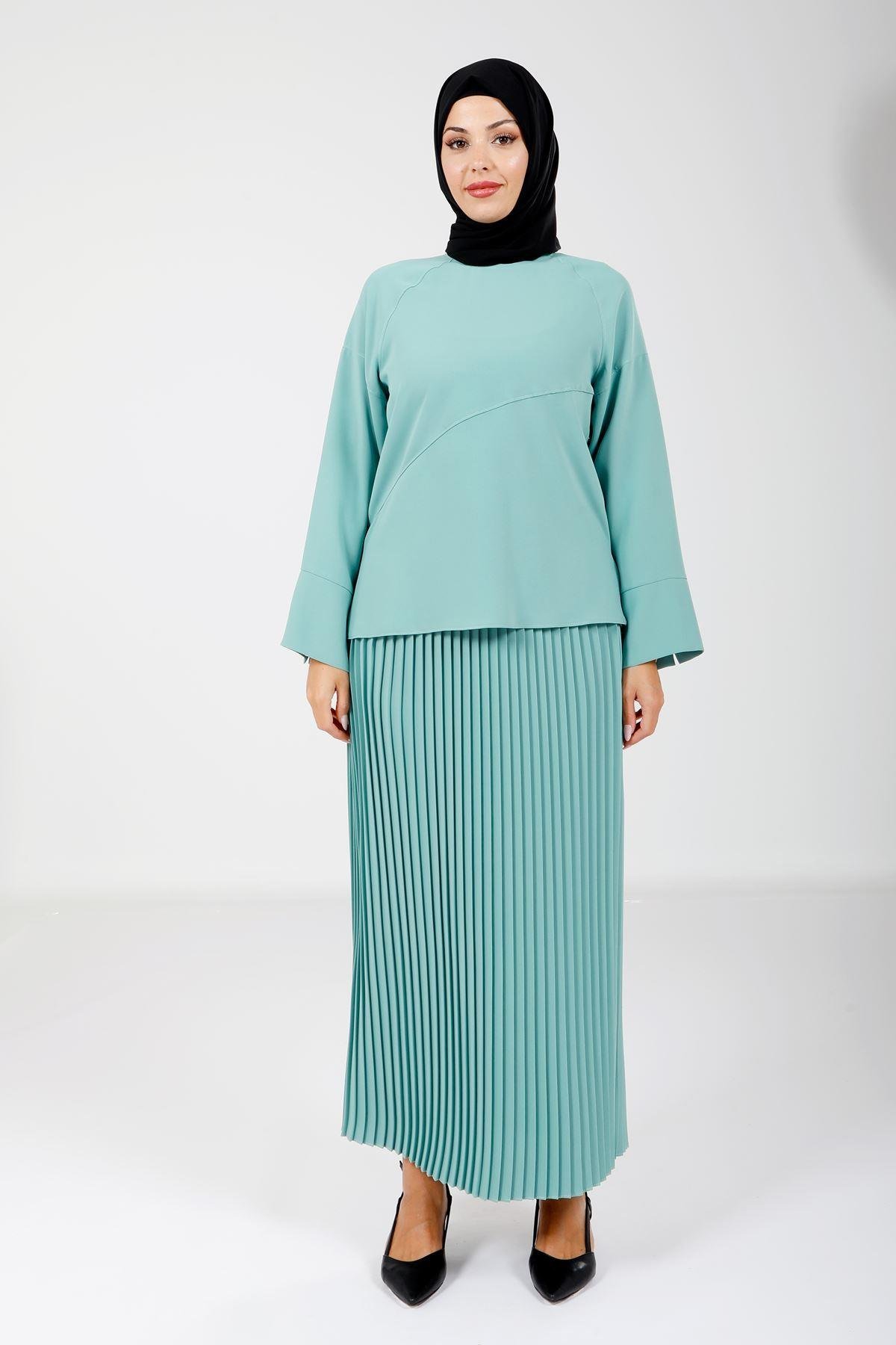 Beyza-Beyza Eteği Pliseli Yeşil Renk Bluz ve Etek Takım 4166