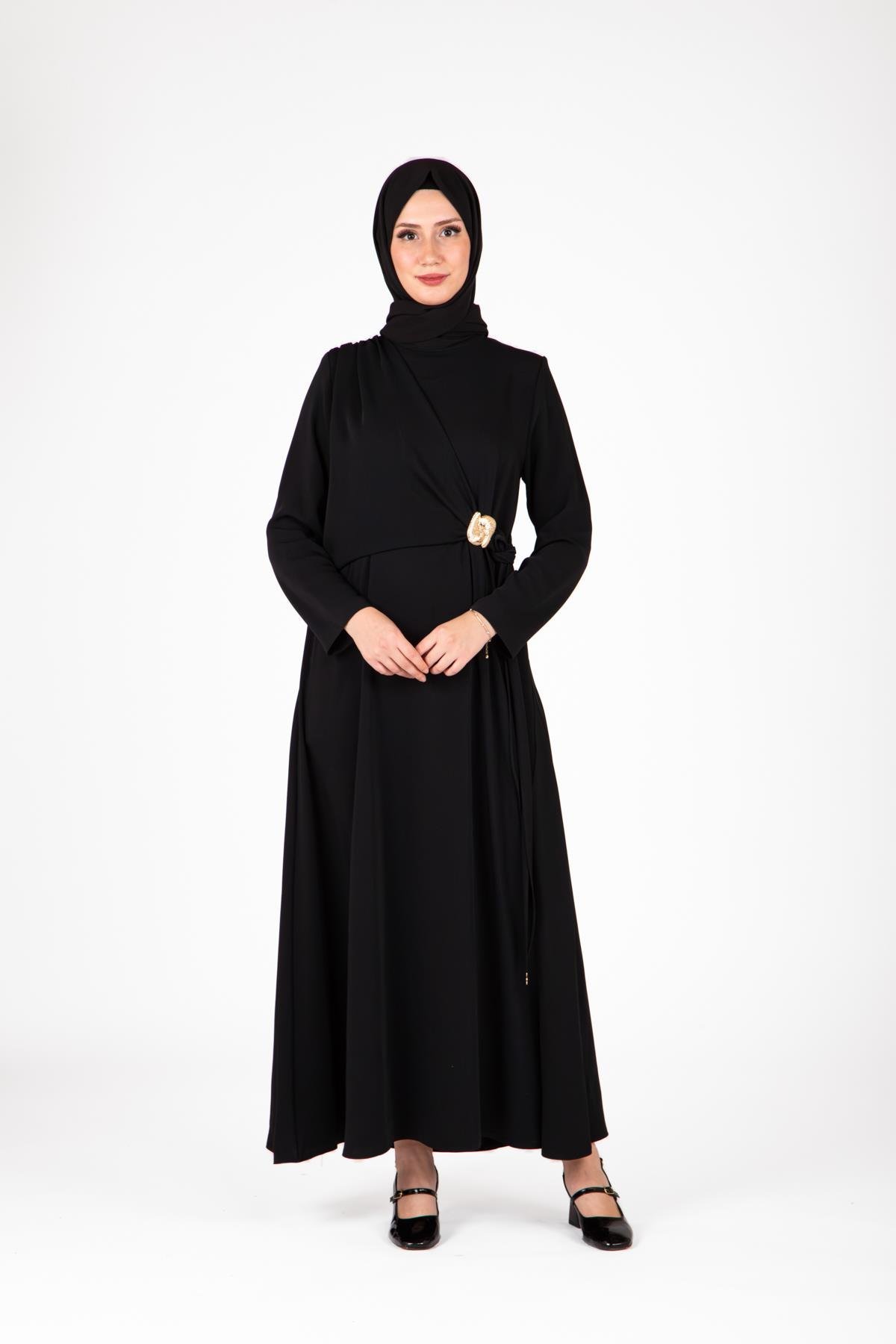 Beyza-Beyza Ön Kısmı Tokalı Siyah Elbise 9427