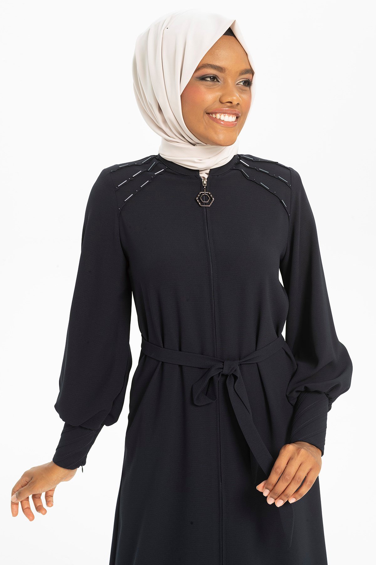 Beyza-Boncuk İşlemeli Lacivert Ferace 3505