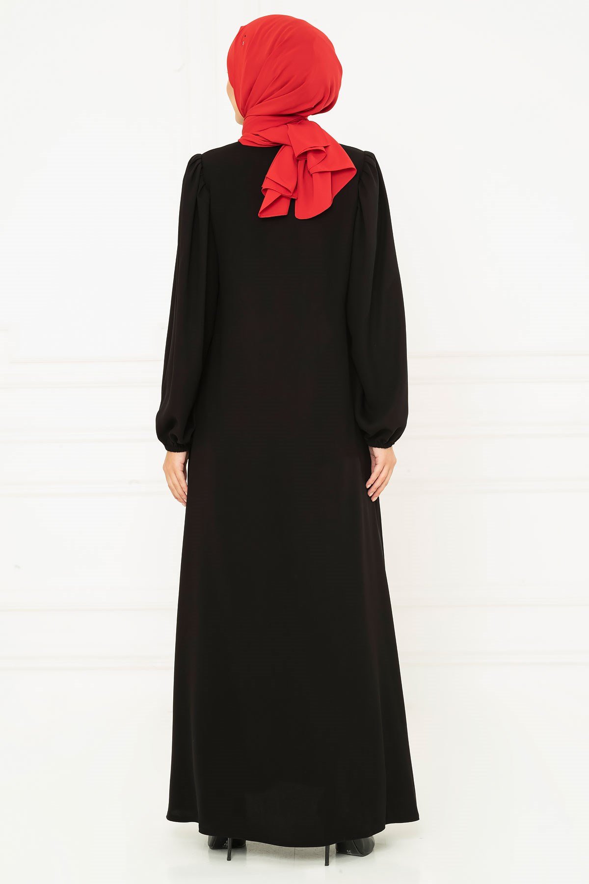 Beyza-Fuir l'abaya noire détaillée 3M3229