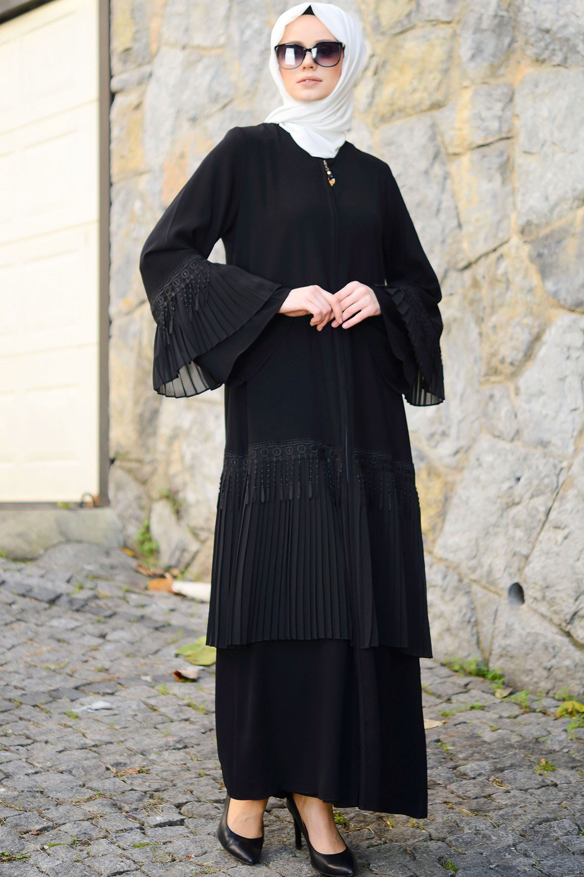 Beyza-Zippered Pleated Black Abaya 3M653