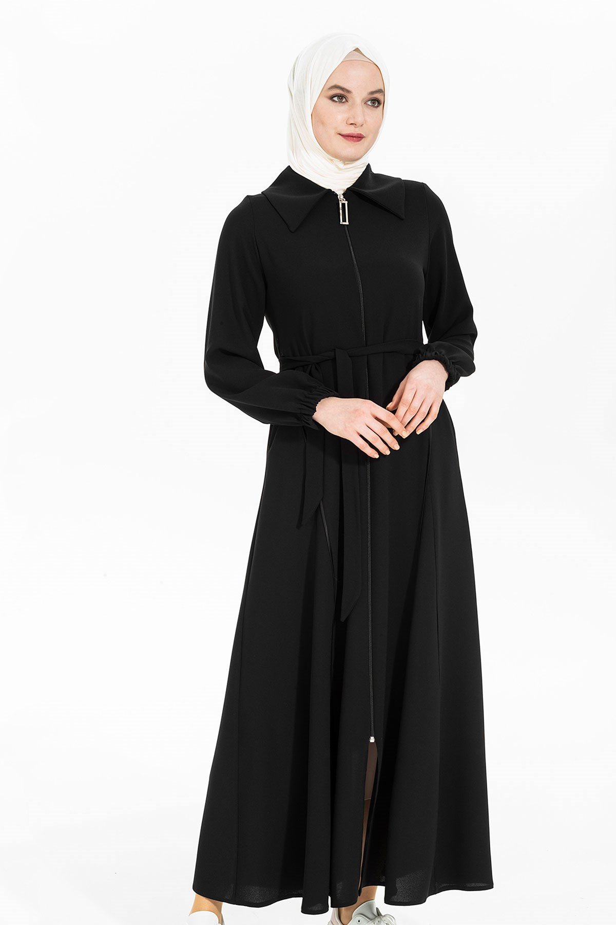 Beyza-GÜLSELİ FERACE SİYAH KUM KREP