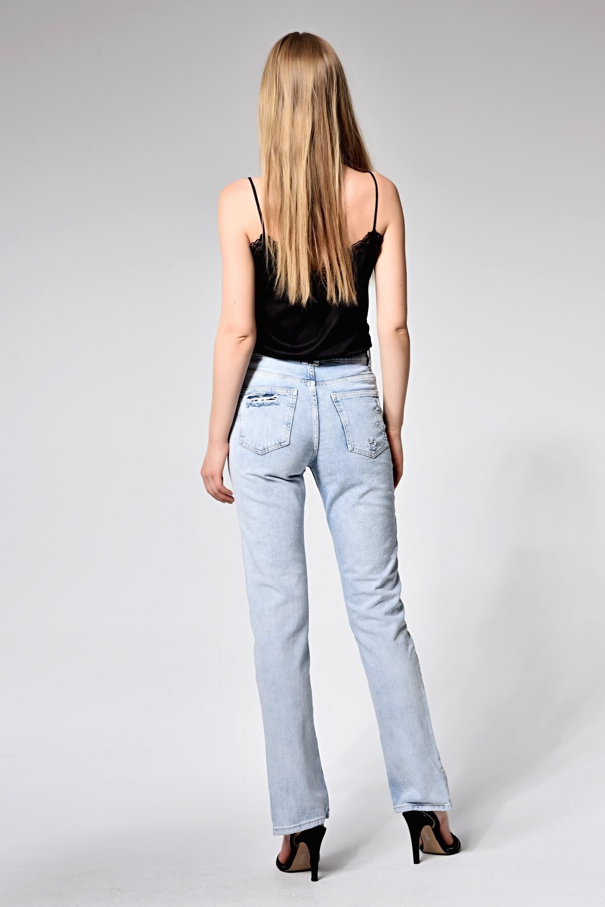 Paçaları Yıtmaçlı Jean Pantolon 