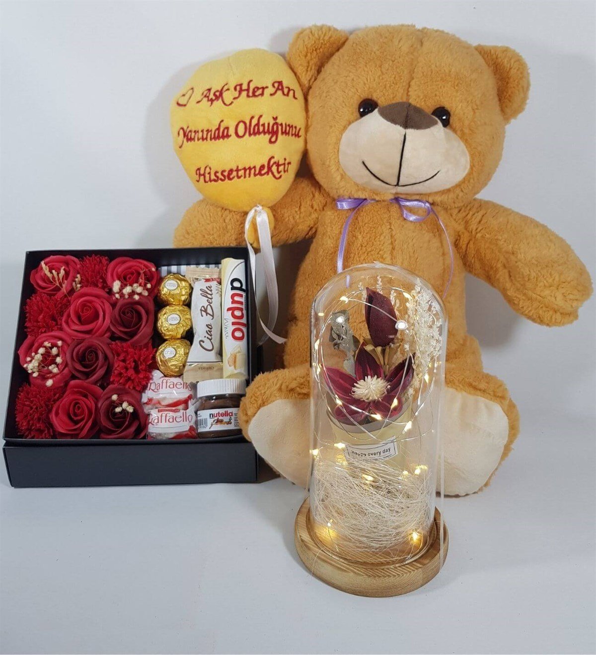 Sevgiliye Hediye Gül Kutusunda Ferrero Çikolata Büyük Ayıcık Işıklı Şans Gülü Fanus HEDİYE