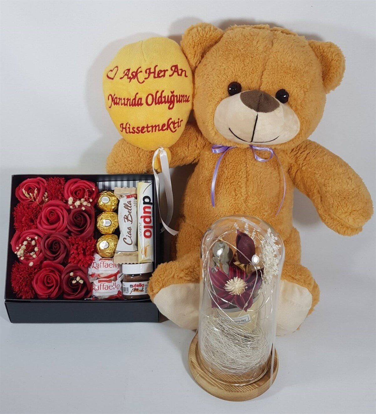 Sevgiliye Hediye Gül Kutusunda Ferrero Çikolata Büyük Ayıcık Işıklı Şans Gülü Fanus HEDİYE