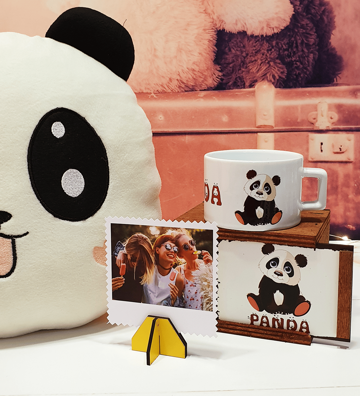 Kişiye Özel Fotoğraflı Panda Yastık Ve Kutulu Kupa Hediye Seti BANYO GURUBU