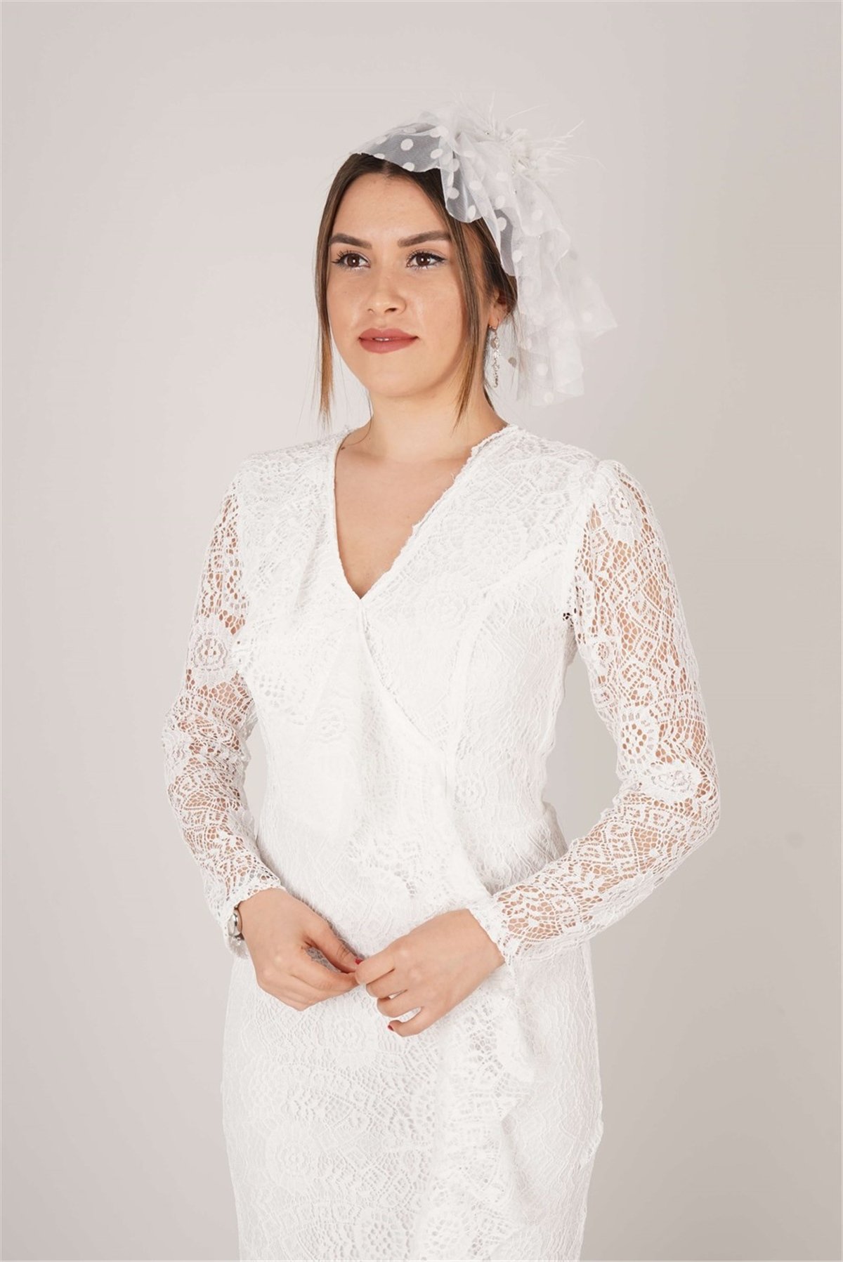 Güpür Dantel Yırtmaç Detaylı Elbise - Beyaz