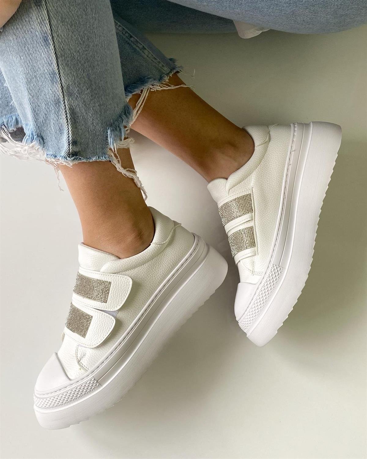 ZUUMSNEAKERBase Cırtlı Taşlı Kadın Sneaker - Beyaz & Taşlı