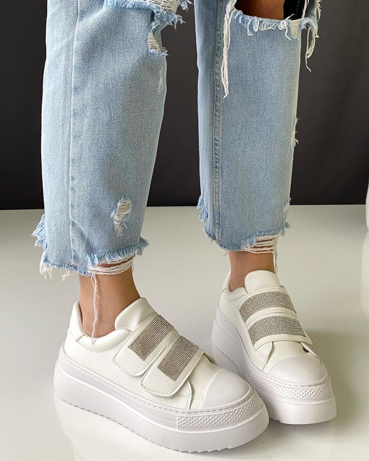 ZUUMSNEAKERBase Cırtlı Taşlı Kadın Sneaker - Beyaz & Taşlı