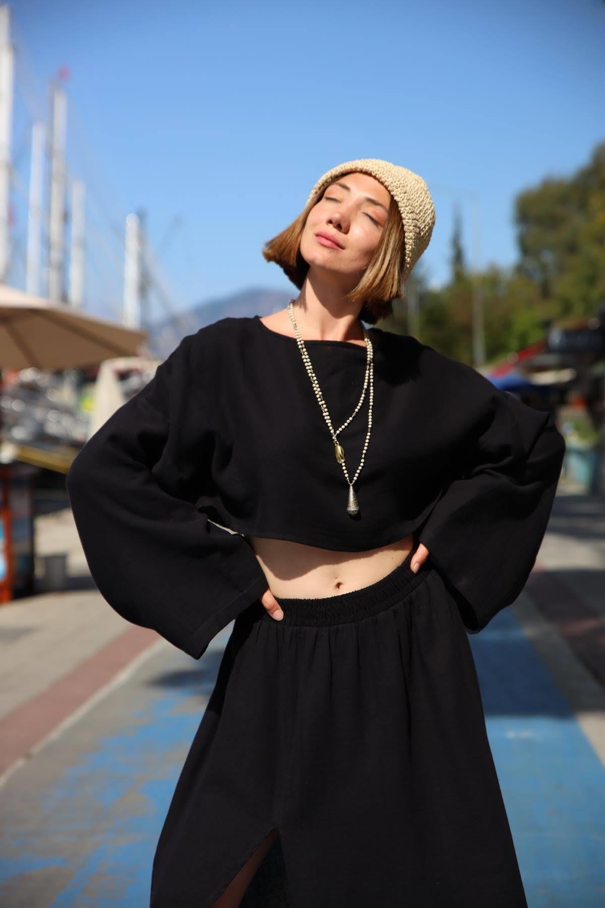 Siyah Yırtmaçlı Etek ve Crop Takım - Şaman Butik Siyah Yırtmaçlı Etek ve Crop Takım