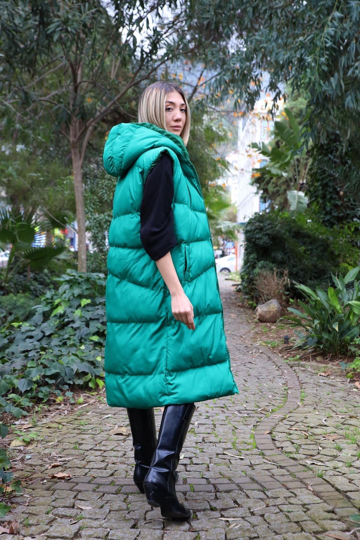 Yeşil Kapüşonlu Uzun Şişme Yelek - Şaman Butik - Bohem Giyim ve Aksesuar | Kadın & Erkek Yeşil Kapüşonlu Uzun Şişme Yelek