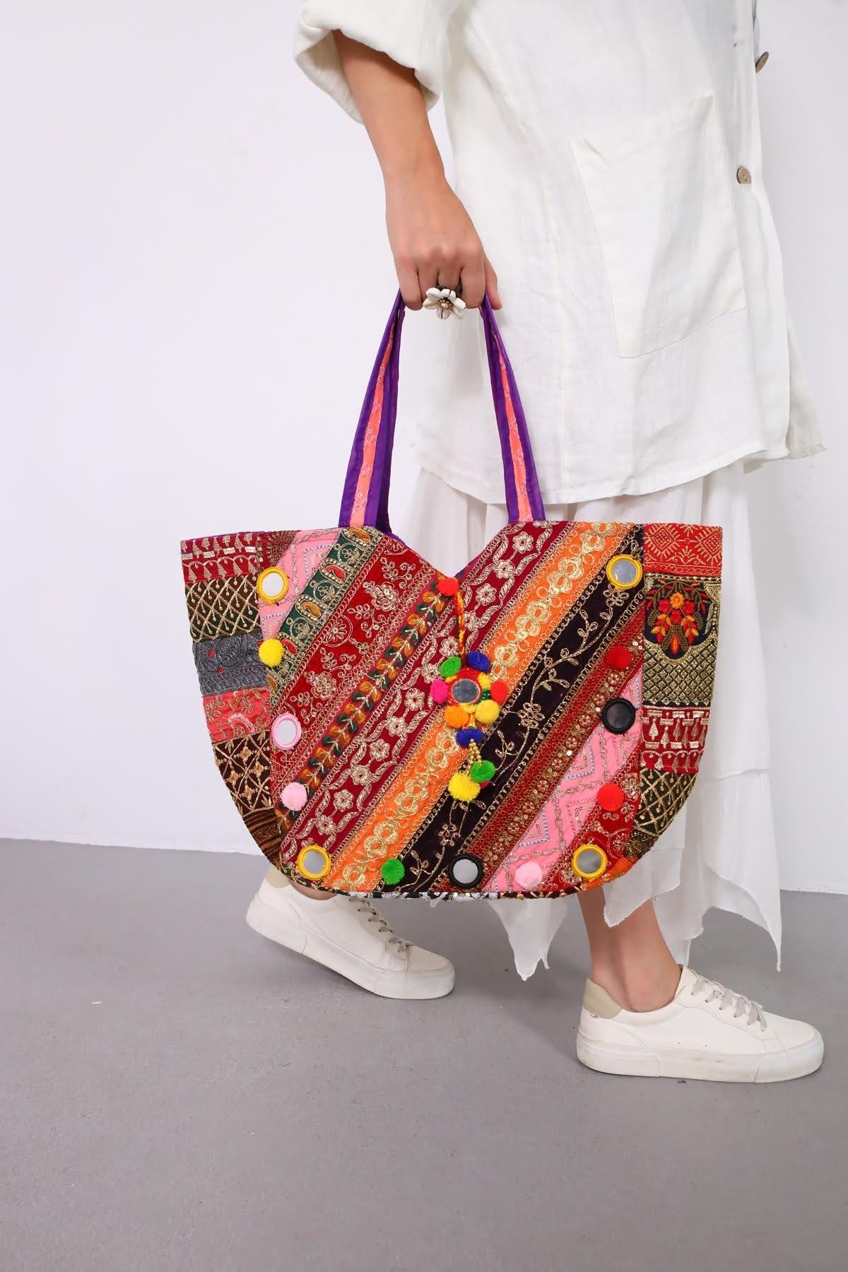 Mor İşlemeli Aynalı Patchwork Çanta - Şaman Butik Mor İşlemeli Aynalı Patchwork Çanta