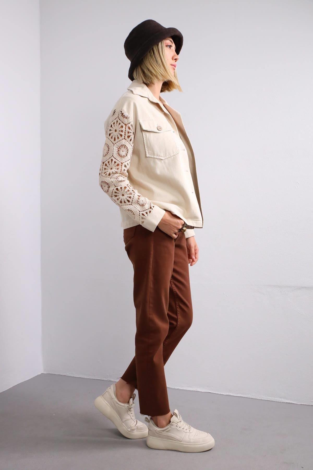 Krem Rengi Kolları Dantelli Cepli Ceket - Şaman Butik Krem Rengi Kolları Dantelli Cepli Ceket