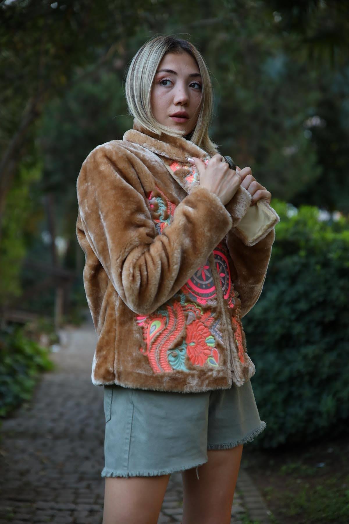 Beige Ethnic Patterned Short Puff Jacket - Saman Butik | Shop Online Beige Ethnic Patterned Short Puff Jacket
