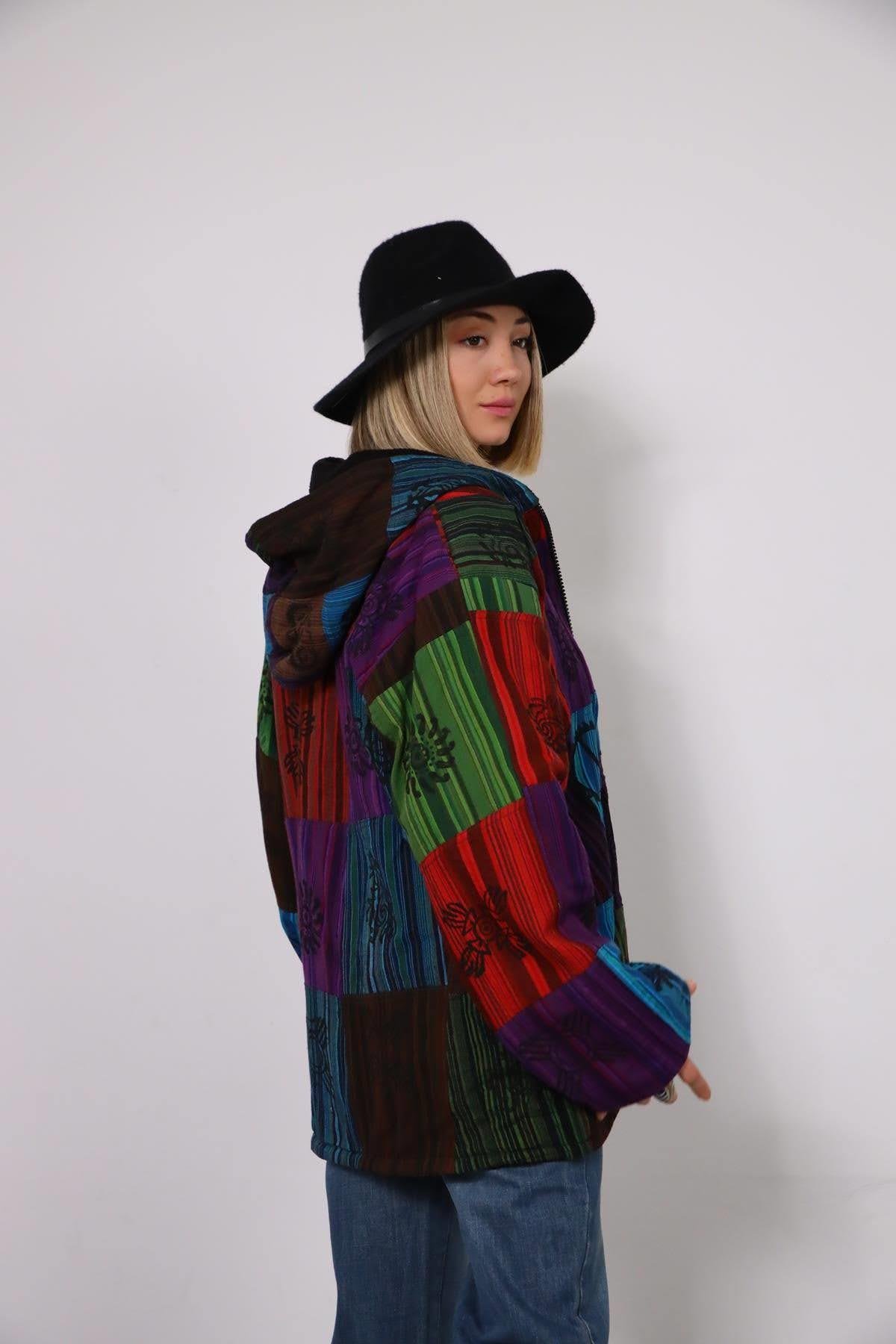 Renkli Etnik Desenli Kapüşonlu Patchwork Ceket - Şaman Butik Renkli Etnik Desenli Kapüşonlu Patchwork Ceket