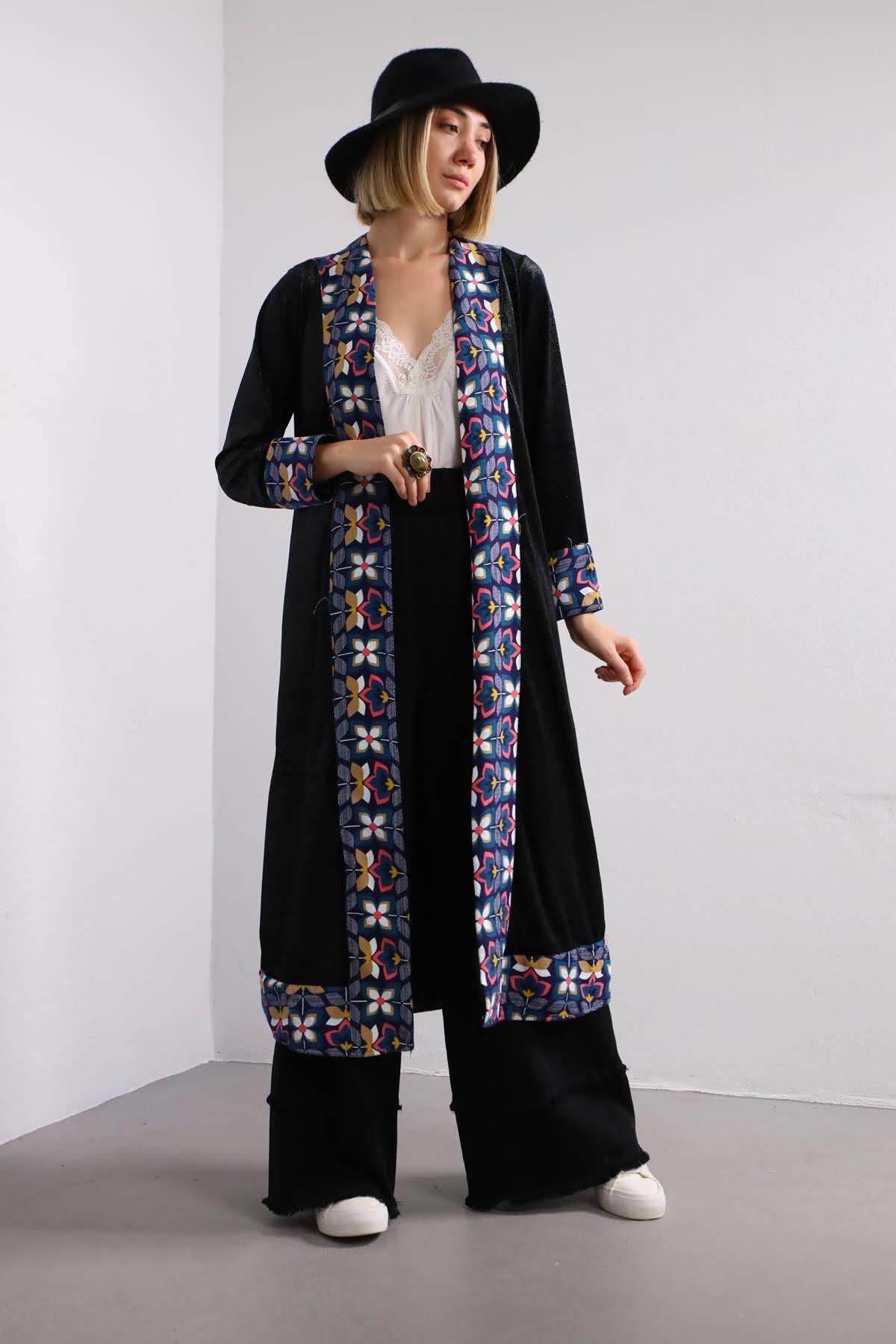  Siyah Kenarları Desenli Kadife Kaftan