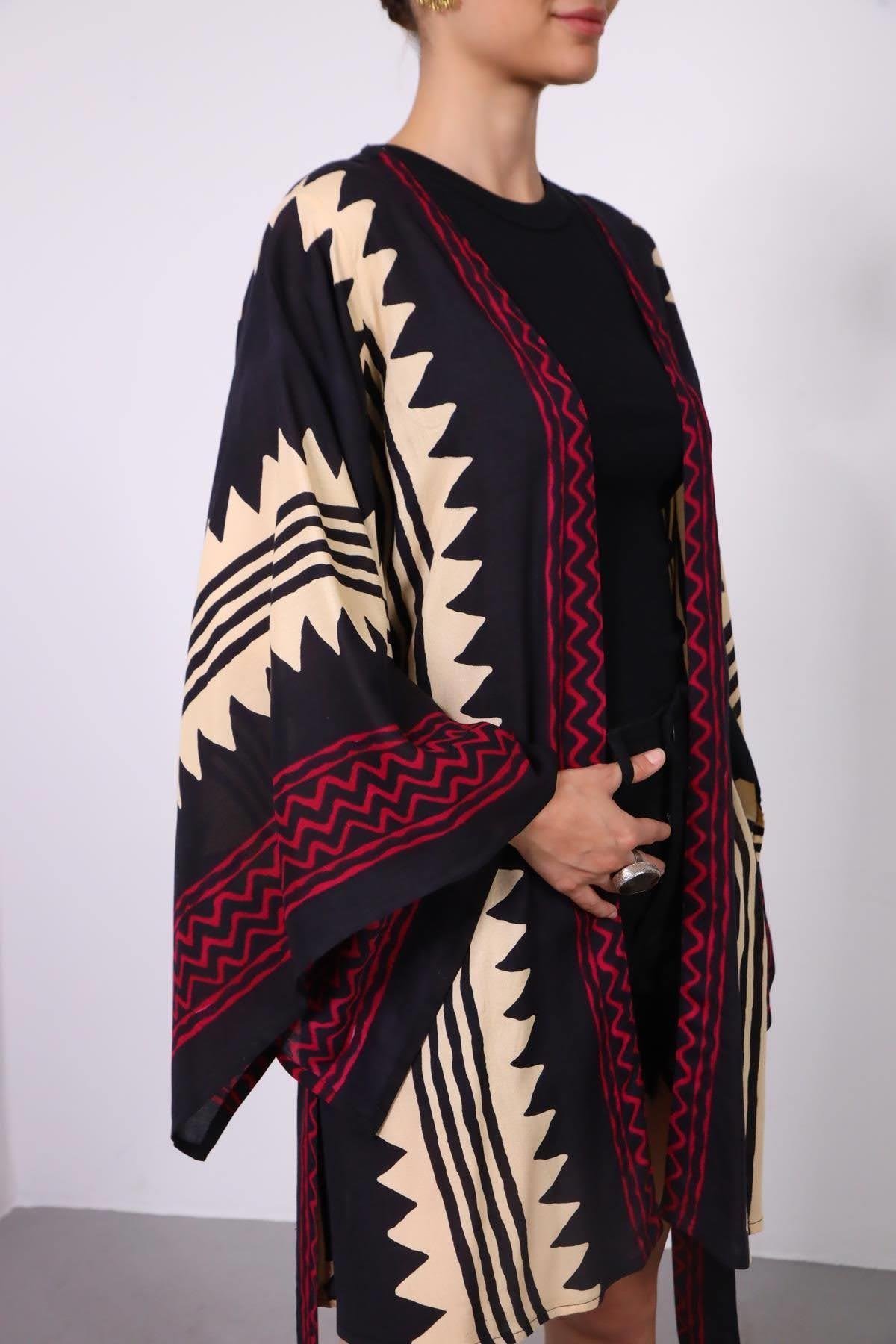 Siyah Desenli Kısa Kimono - Şaman Butik Siyah Desenli Kısa Kimono